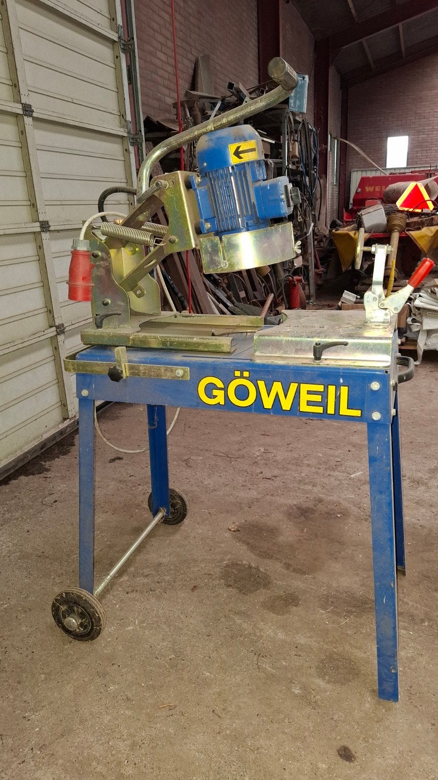 Messenslijpmachine Göweil MS100-1 opraapwagen of balenpers, Ophalen