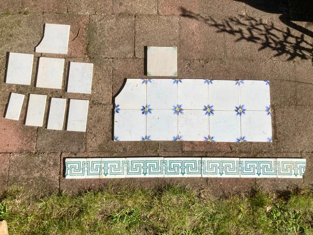 Antieke wandtegeltjes, witjes, siertegel aangeboden, Ophalen, Zo goed als nieuw