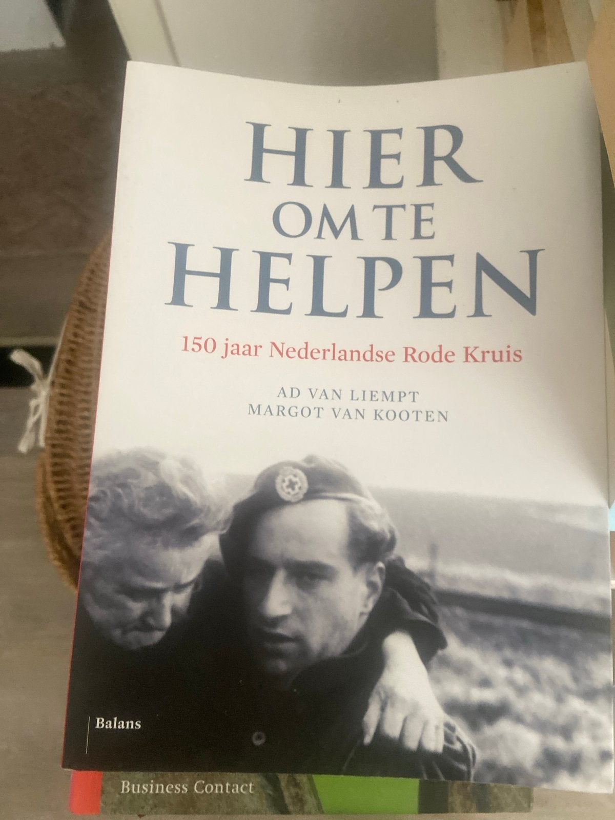 Hier om te helpen: 150 jaar Nederlandse Rode Kruis, Ophalen of Verzenden, 20e eeuw of later, Zo goed als nieuw