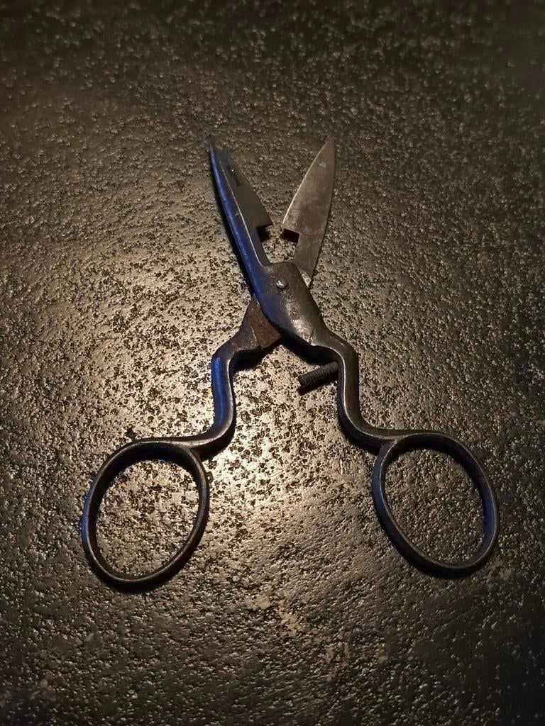 Antiek Solingen knoopsgaten schaartje begin 20ste eeuw €7,50, Ophalen of Verzenden