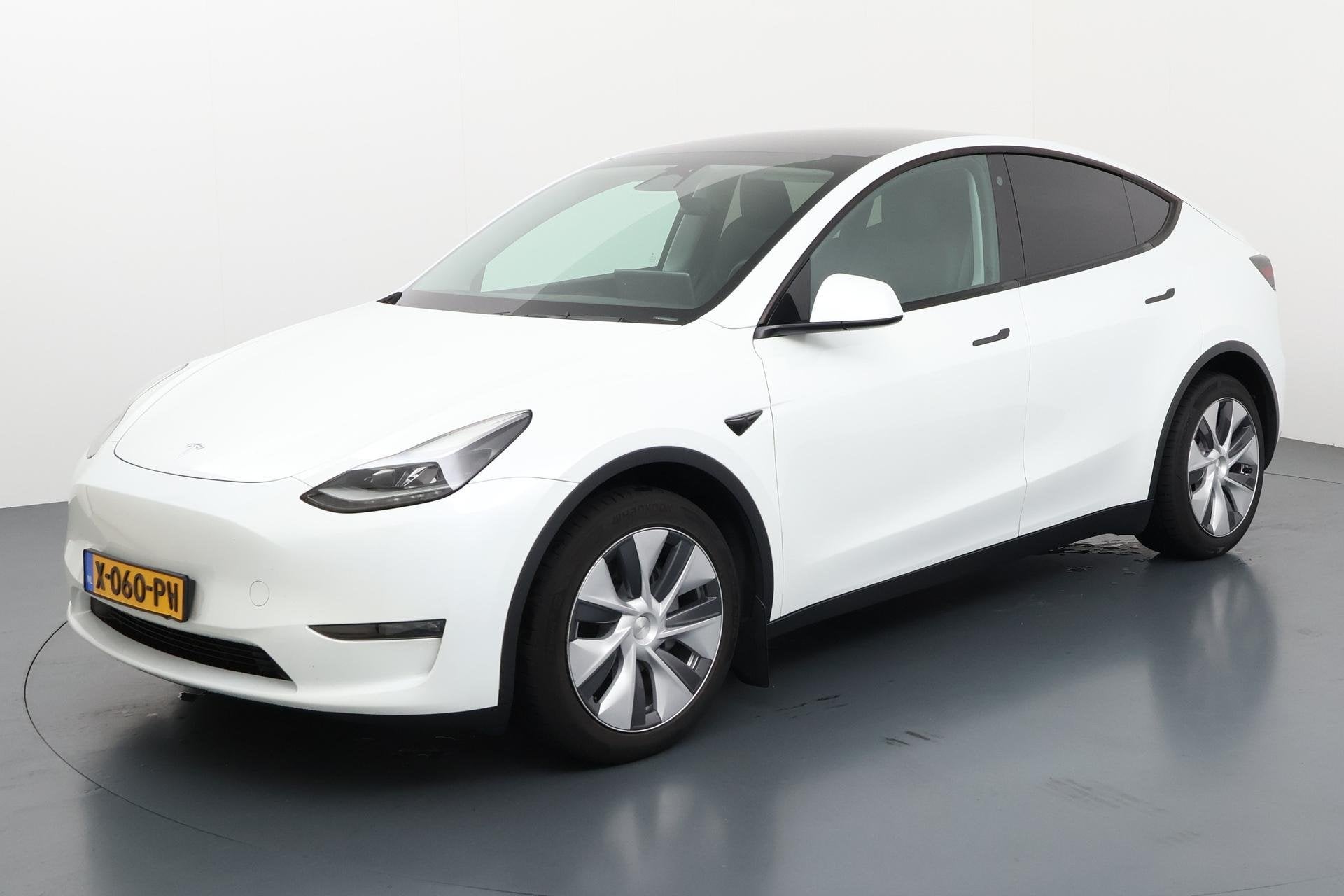 Tesla Model Y Long Range AWD 75 kWh - 92% SoH, Pano, Stoelve, Auto's, Stof, Gebruikt, 495 min, Wit