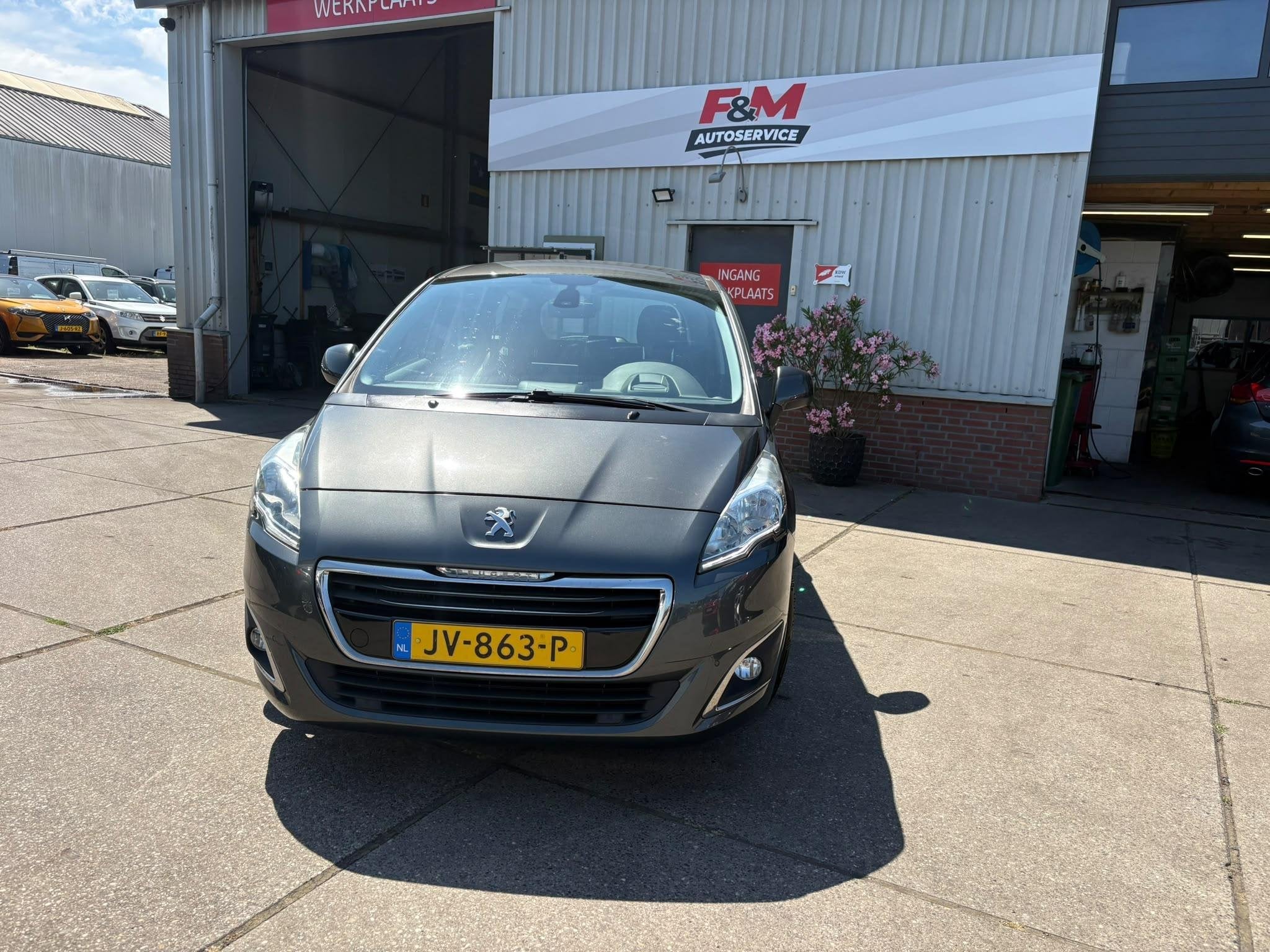 Peugeot 5008 1.2 PureTech Active 5p. Clima, cruise, pdc, cam, Voorwielaandrijving, 745 kg, Stof, Gebruikt