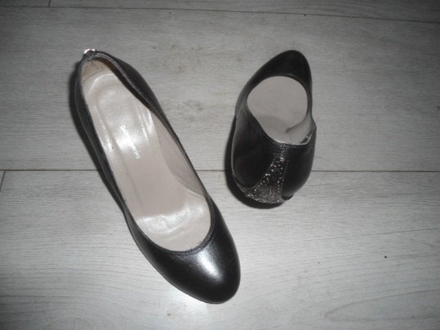 Dario Bruni; Mooie leren pumps; maat 36, Pumps, Zwart, Ophalen of Verzenden, Zo goed als nieuw