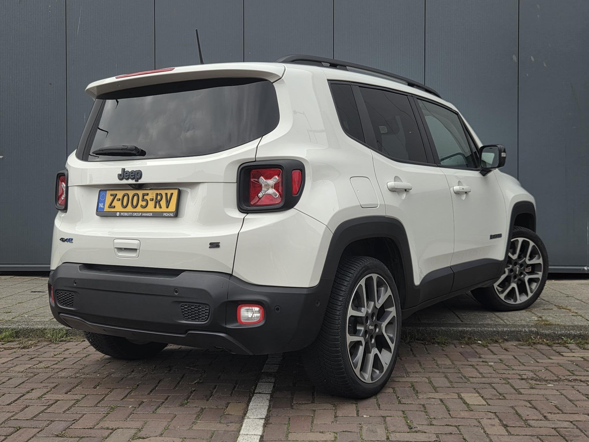 Jeep Renegade 4xe 240 Plug-in Hybrid Electric S | Apple-Andr, Auto's, Automaat, Stof, Gebruikt, 4 cilinders