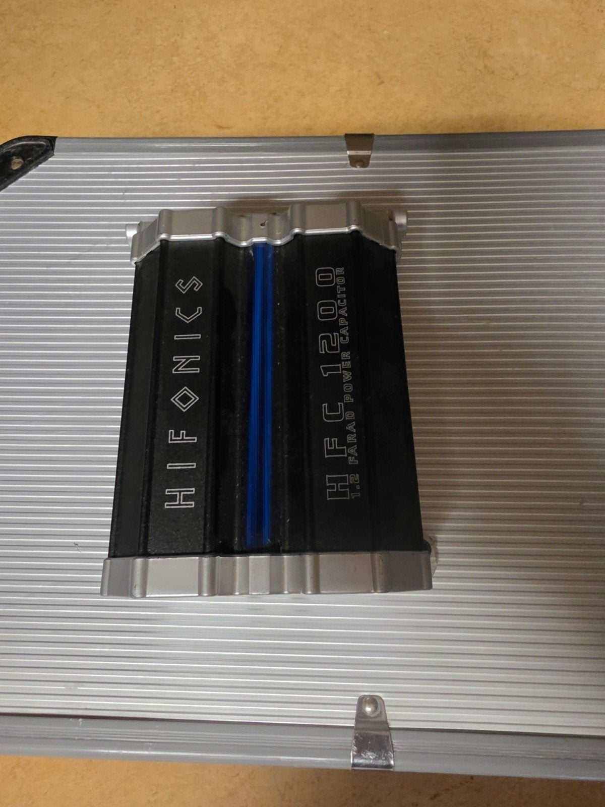 Hifonics HFC 1200 Condensator met Zekering, Auto diversen, Ophalen of Verzenden, Gebruikt