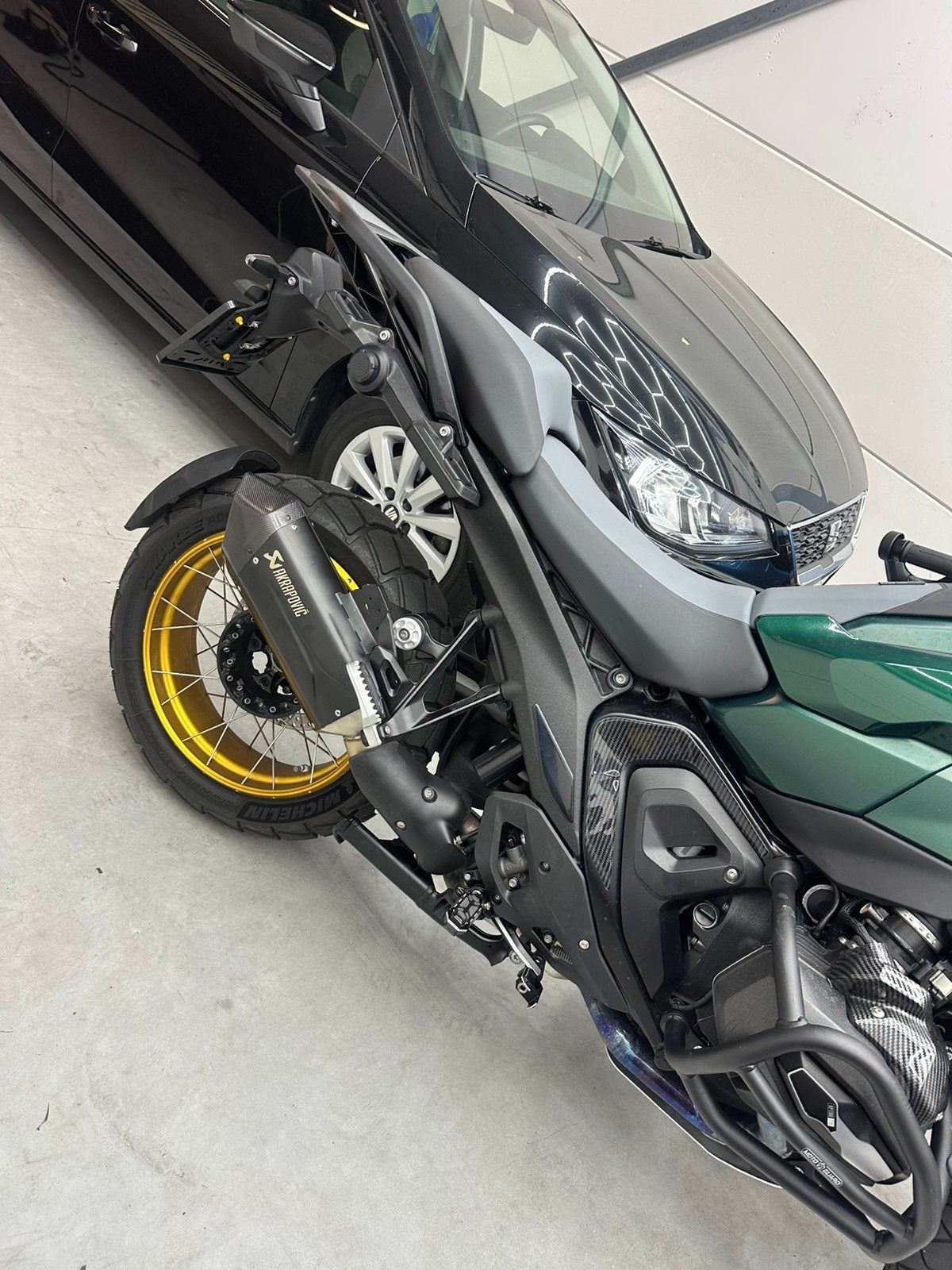 Bmw gs 1300 akrapovic, Motoren, Ophalen of Verzenden