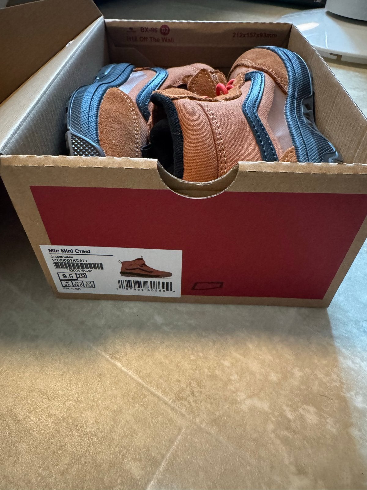 Vans Old Skool V en Mte Mini Crest - Nieuw in doos, Ophalen of Verzenden, Nieuw, Jongen of Meisje, Schoenen