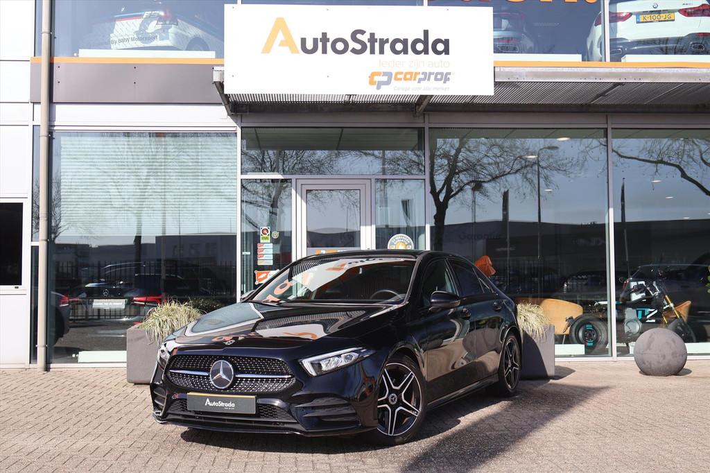Mercedes A-Klasse Limousine A 180 AMG-Line 136pk | Camera |, 136 pk, 4 cilinders, Zwart, Origineel Nederlands
