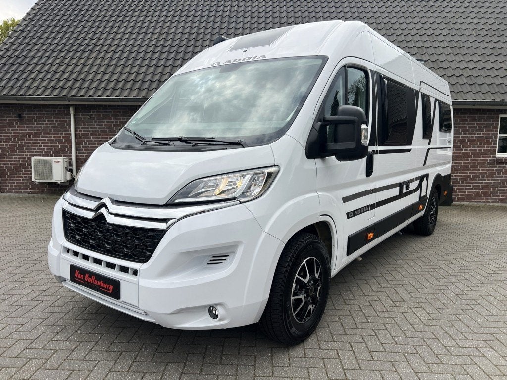 Adria Twin Axess 640 SL ENKELE BEDDEN TV TREKHAAK LUIFEL 4.2, Buscamper of Camperbus, Tot en met 2, Adria Mobil d.o.o., Bedrijf