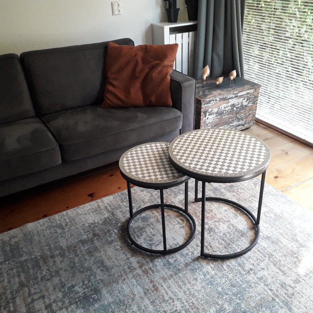 Set van twee gemozaiekte tafeltjes, Ophalen, Overige materialen, Minder dan 50 cm, Rond