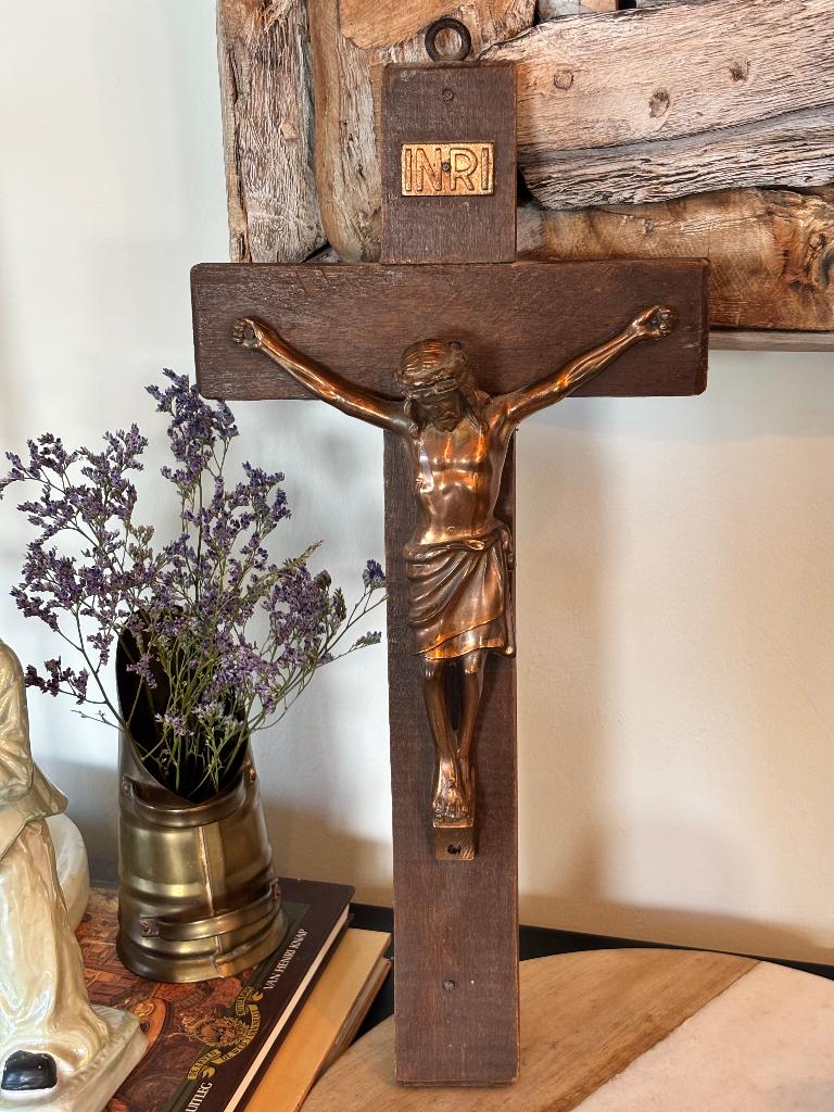 Vintage Houten Kruisbeeld Crucifix Jezus Inri, Antiek en Kunst, Antiek | Religie, Ophalen of Verzenden