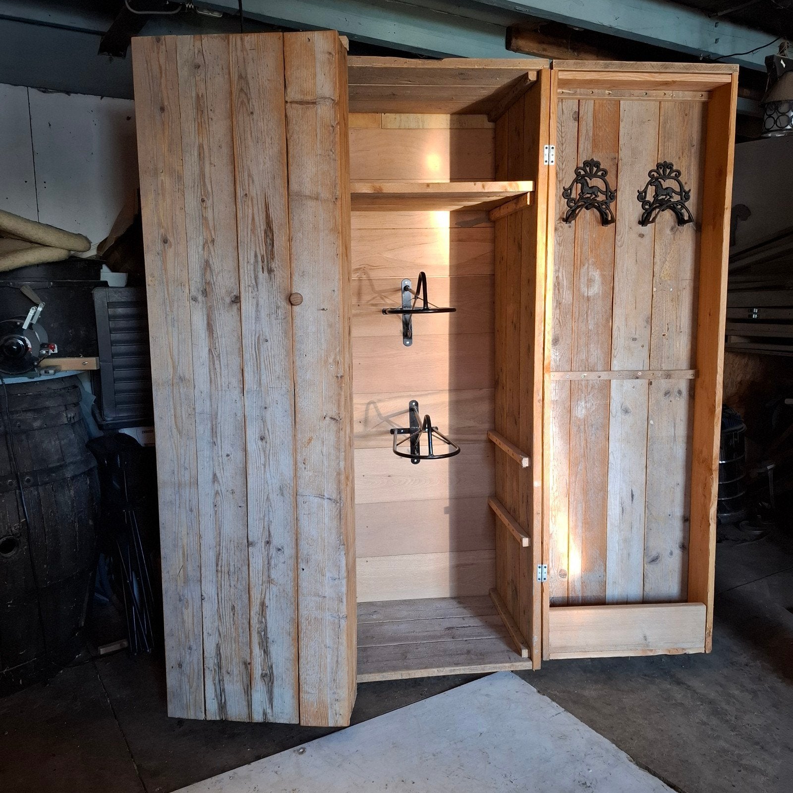 zadelkast, Huis en Inrichting, Met deur(en), 200 cm of meer, 150 tot 200 cm, Zo goed als nieuw