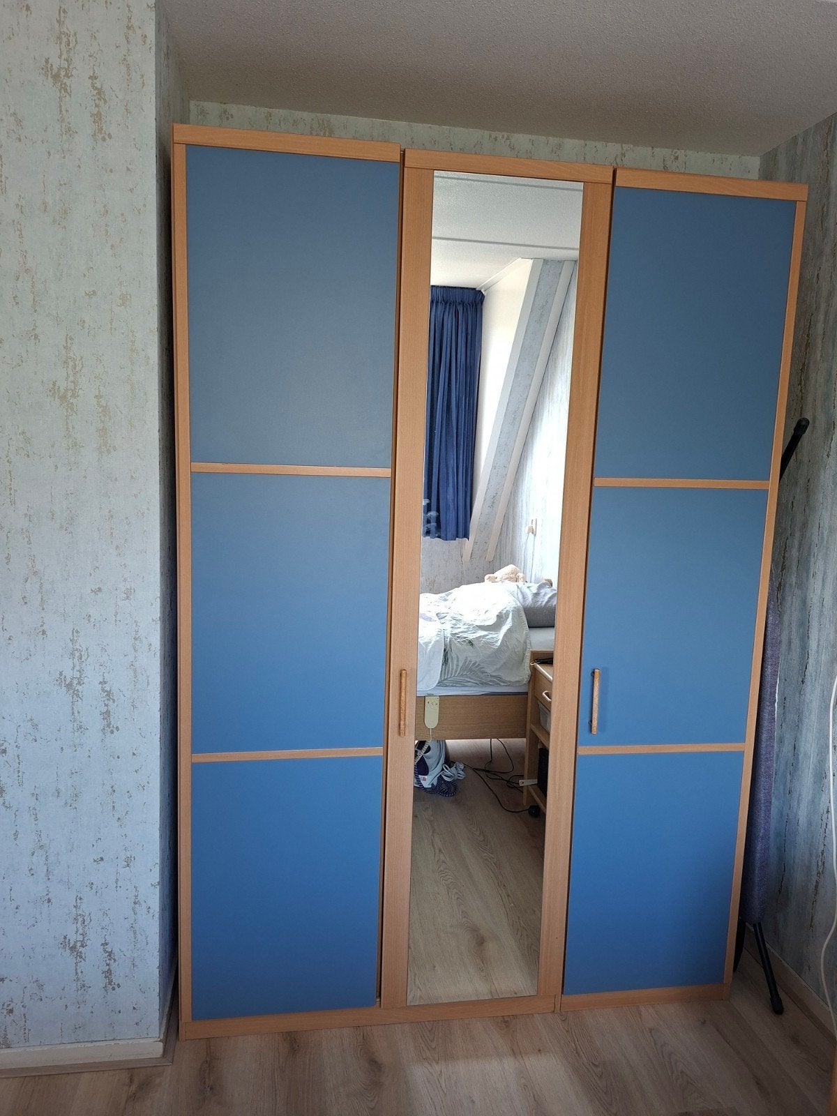 Kledingkast met bijpassende commode en spiegel, Ophalen, Met deur(en), Gebruikt, 100 tot 150 cm
