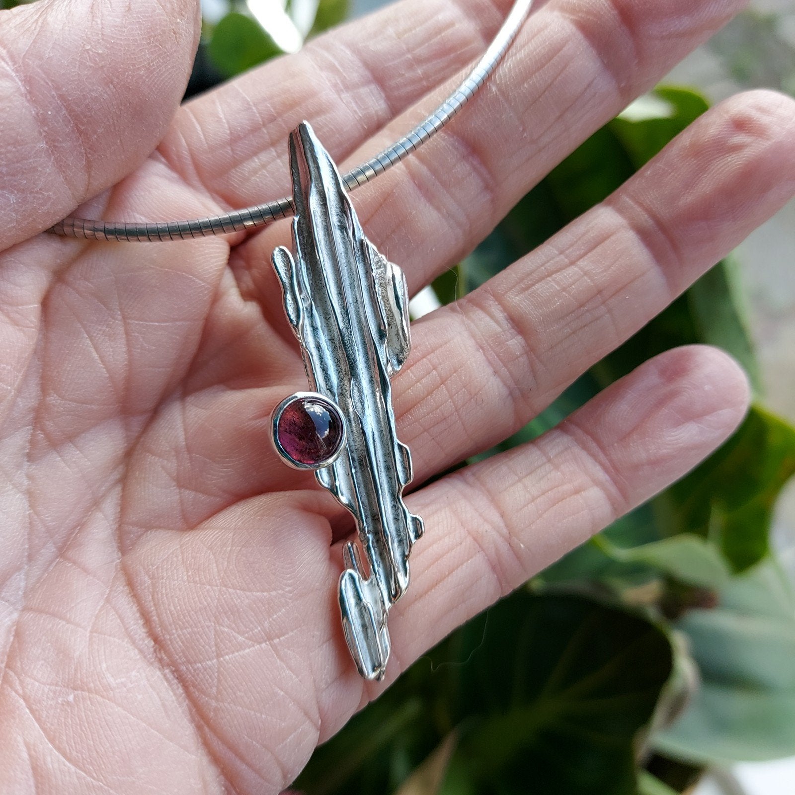 Mooie nieuwe zilveren unieke hanger met een roze Toermalijn, Nieuw, Ophalen of Verzenden, Roze, Met edelsteen