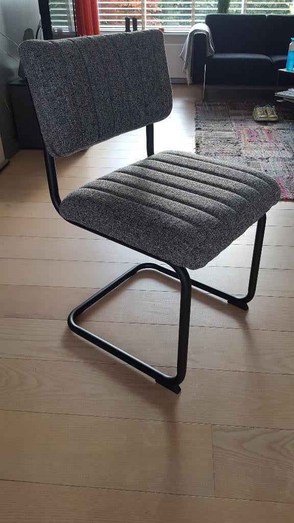 eetkamerstoelen, Huis en Inrichting, Stoelen, Een tijdloze klassieker met moderne trekken, Overige kleuren, Nieuw, Ophalen of Verzenden