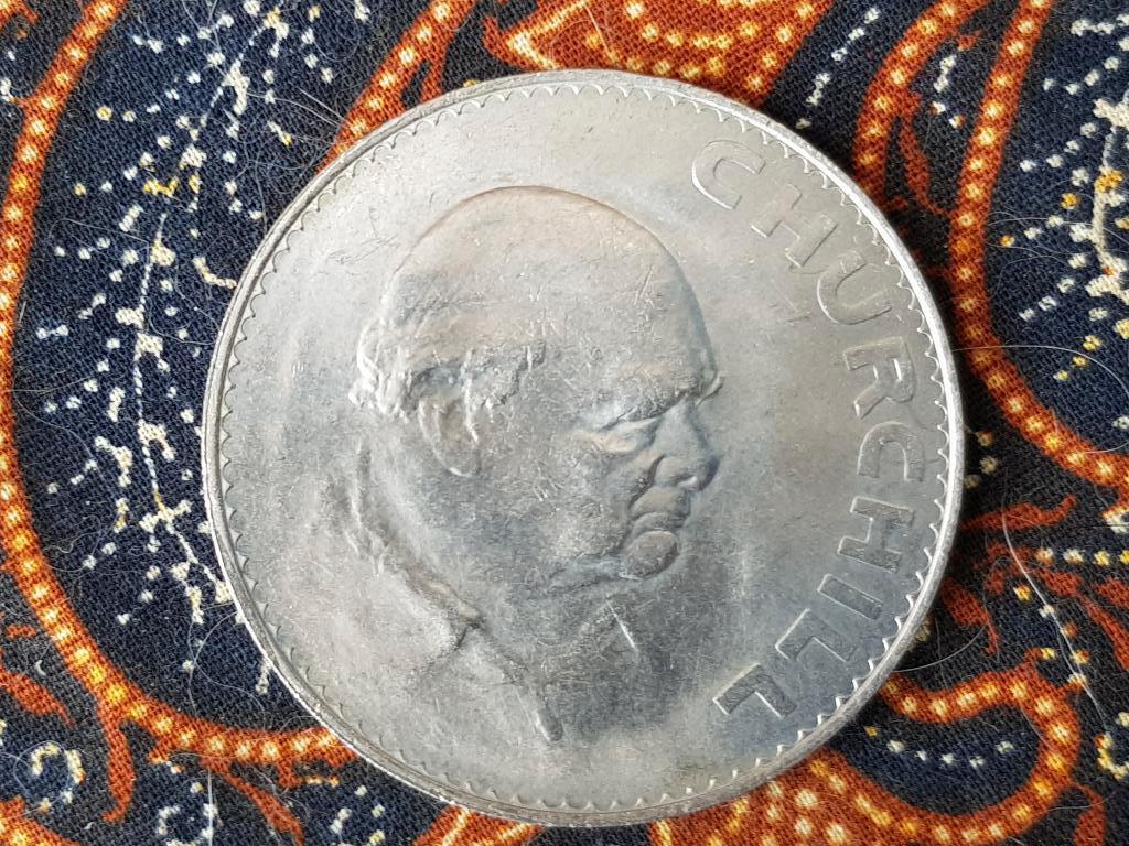 Mooie vintage Churchill penning uit Engeland 3,8 cm.