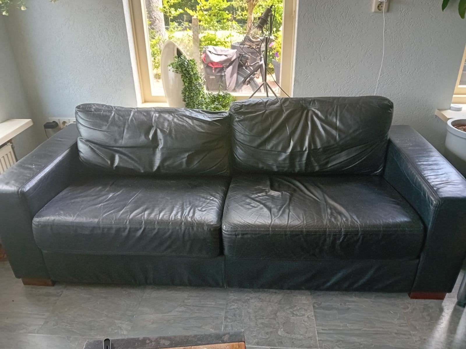 Gratis zwart leren bankstel, Ophalen, Gebruikt, 75 tot 100 cm