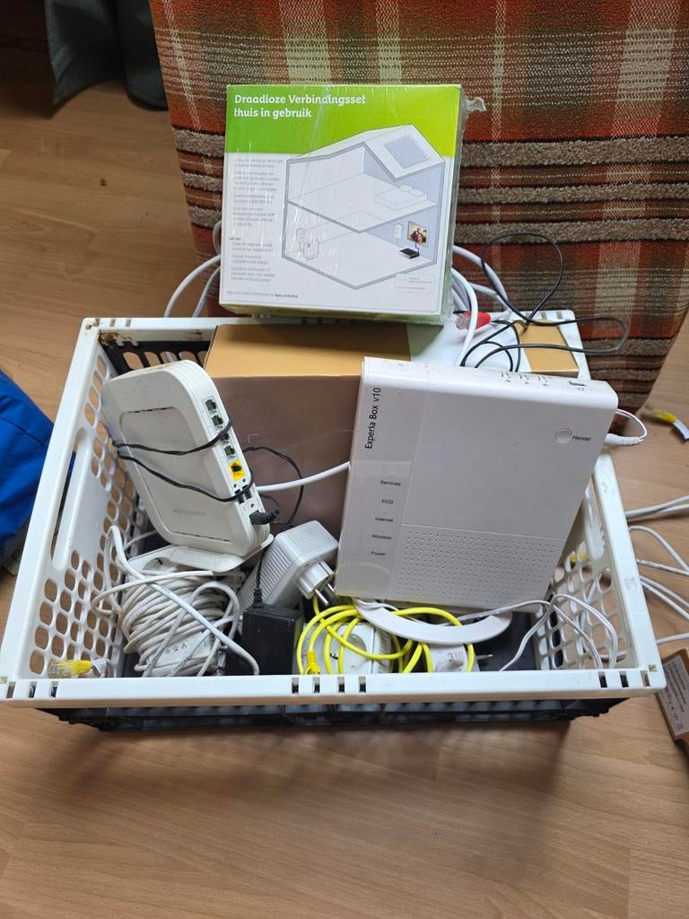 KPN Experia Box V10 en draadloze verbindingsset, Computers en Software, Routers en Modems, Ophalen of Verzenden