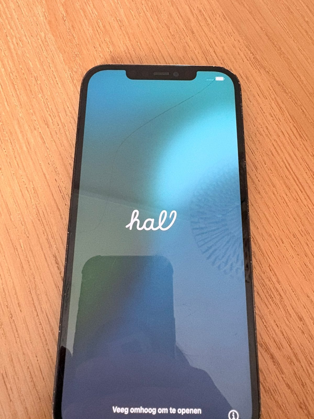 Foto 4 van iPhone12ProMax 128GB scherm gebarsten en bekrast– werkt goed