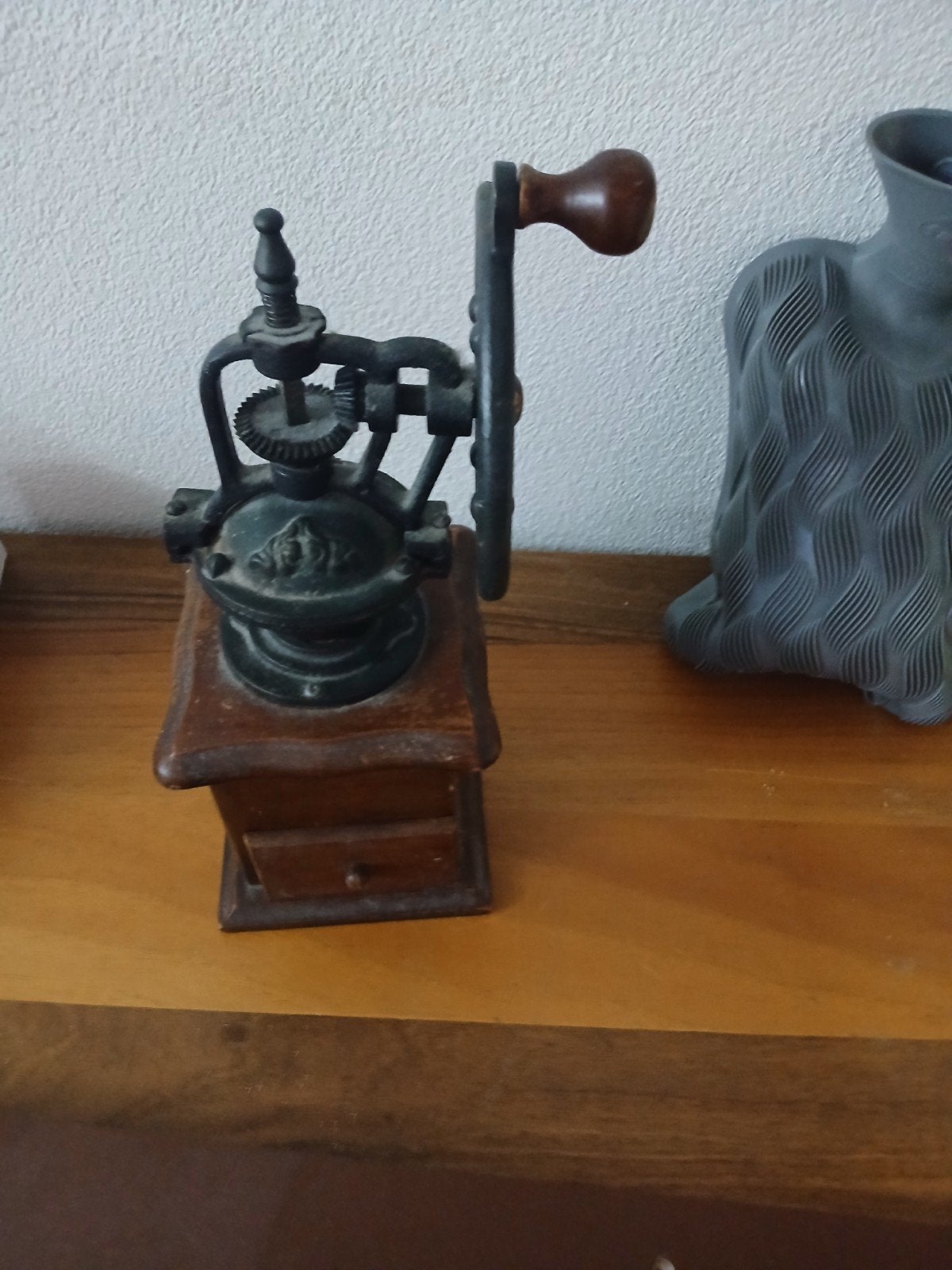 Een oude koffiemolen, 100 euro, prijs bespreekbaar., Antiek en Kunst, Ophalen of Verzenden
