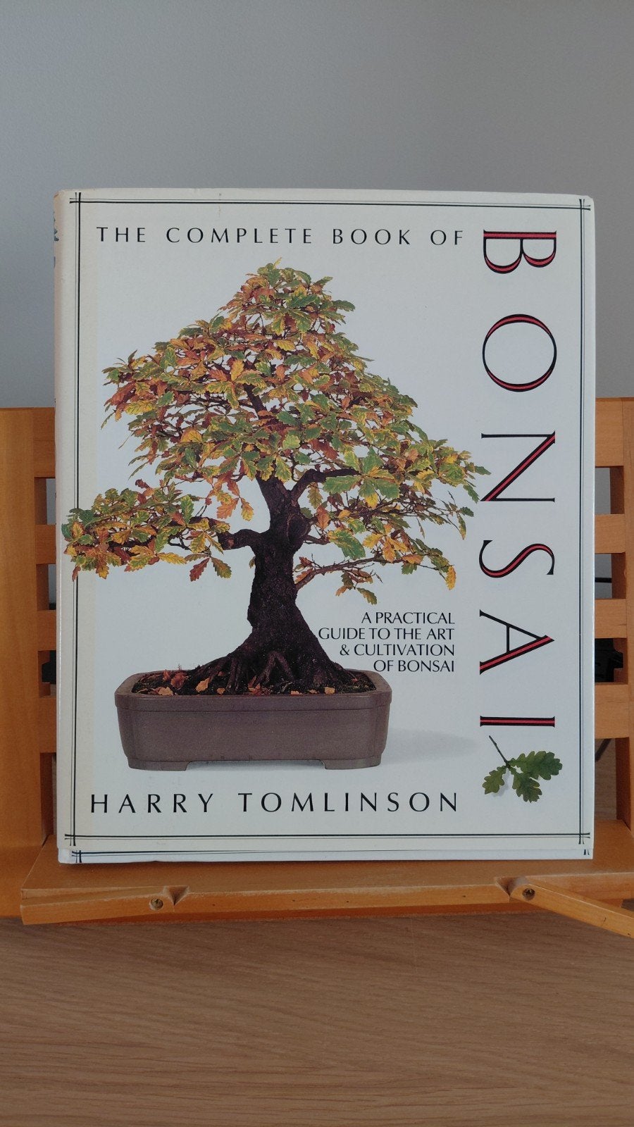 The Complete Book of Bonsai - Harry Tomlinson, Ophalen of Verzenden, Zo goed als nieuw, Overige onderwerpen, Harry Tomlinson