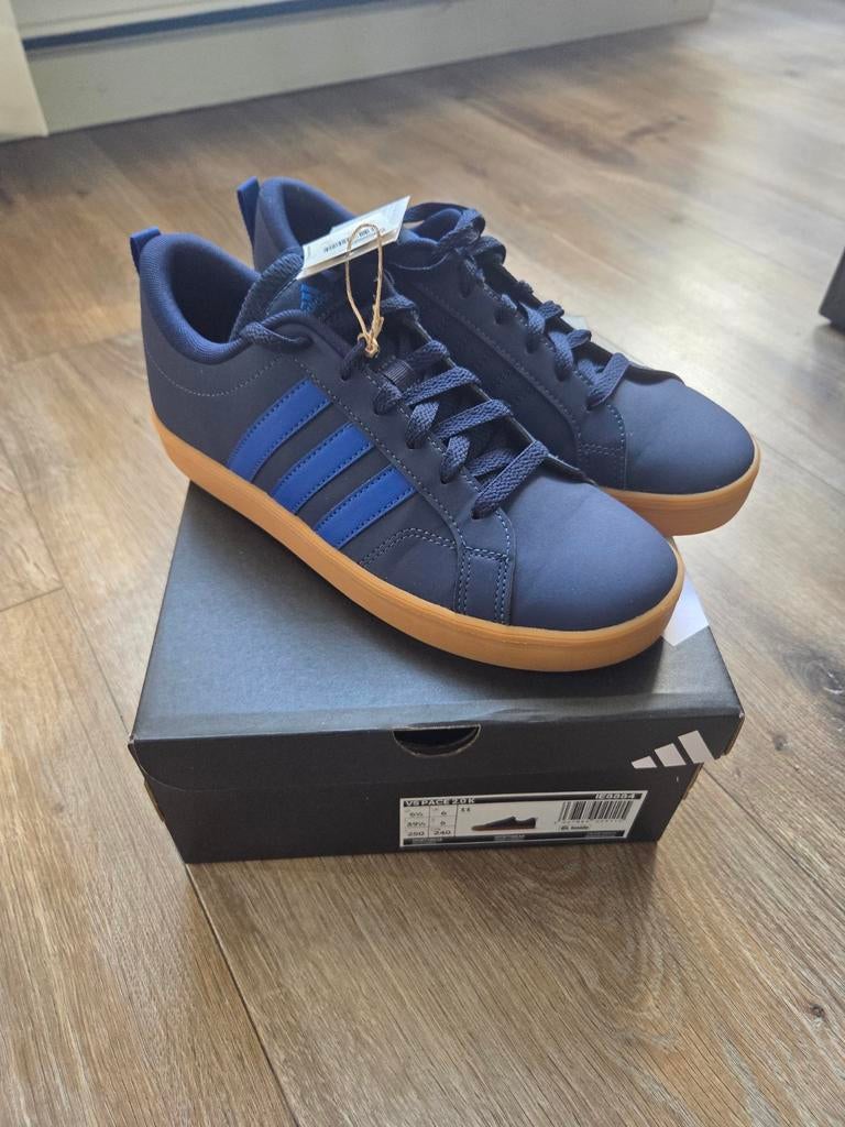 Nieuwe Adidas sneakers maat 39 1/3, Nieuw, Ophalen of Verzenden, Sneakers of Gympen, Blauw