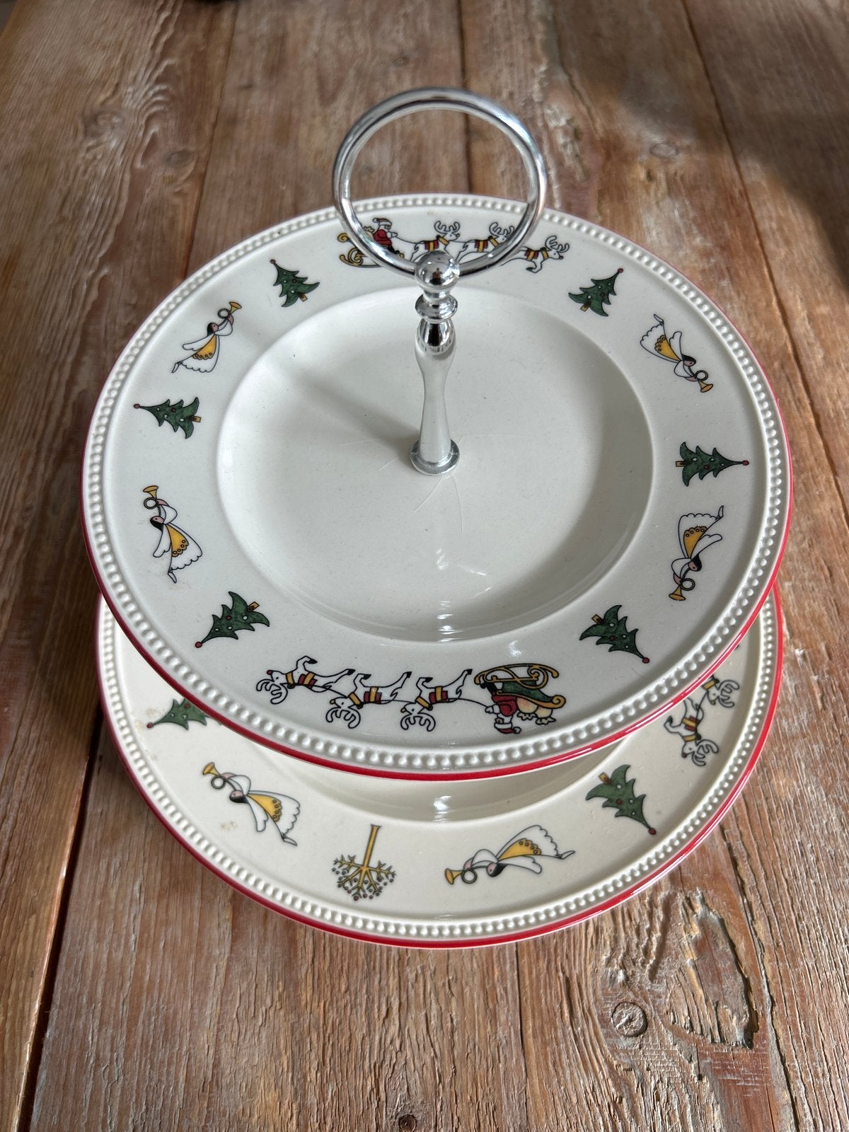 Wedgwood Windsor Christmas etagère - 2 lagen, Huis en Inrichting, Keuken | Servies, Ophalen, Klassiek, Overige typen, Zo goed als nieuw