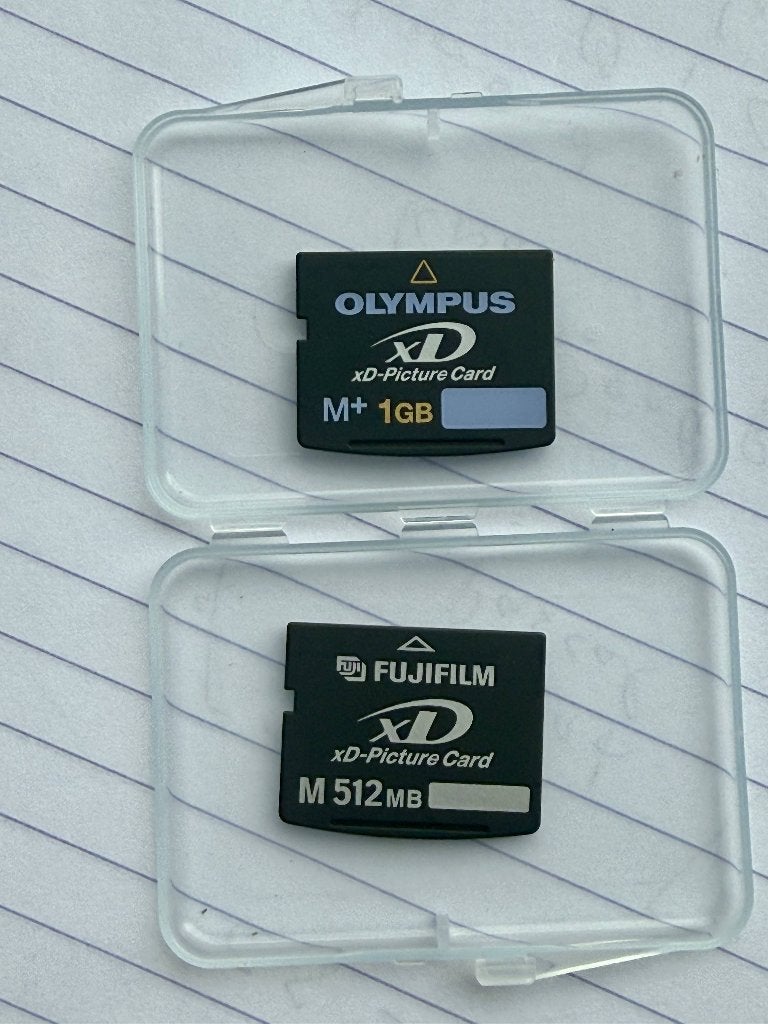 Set van twee xD Picture geheugenkaarten 1GB en 512MB, XD, Zo goed als nieuw, Minder dan 2 GB, Ophalen of Verzenden