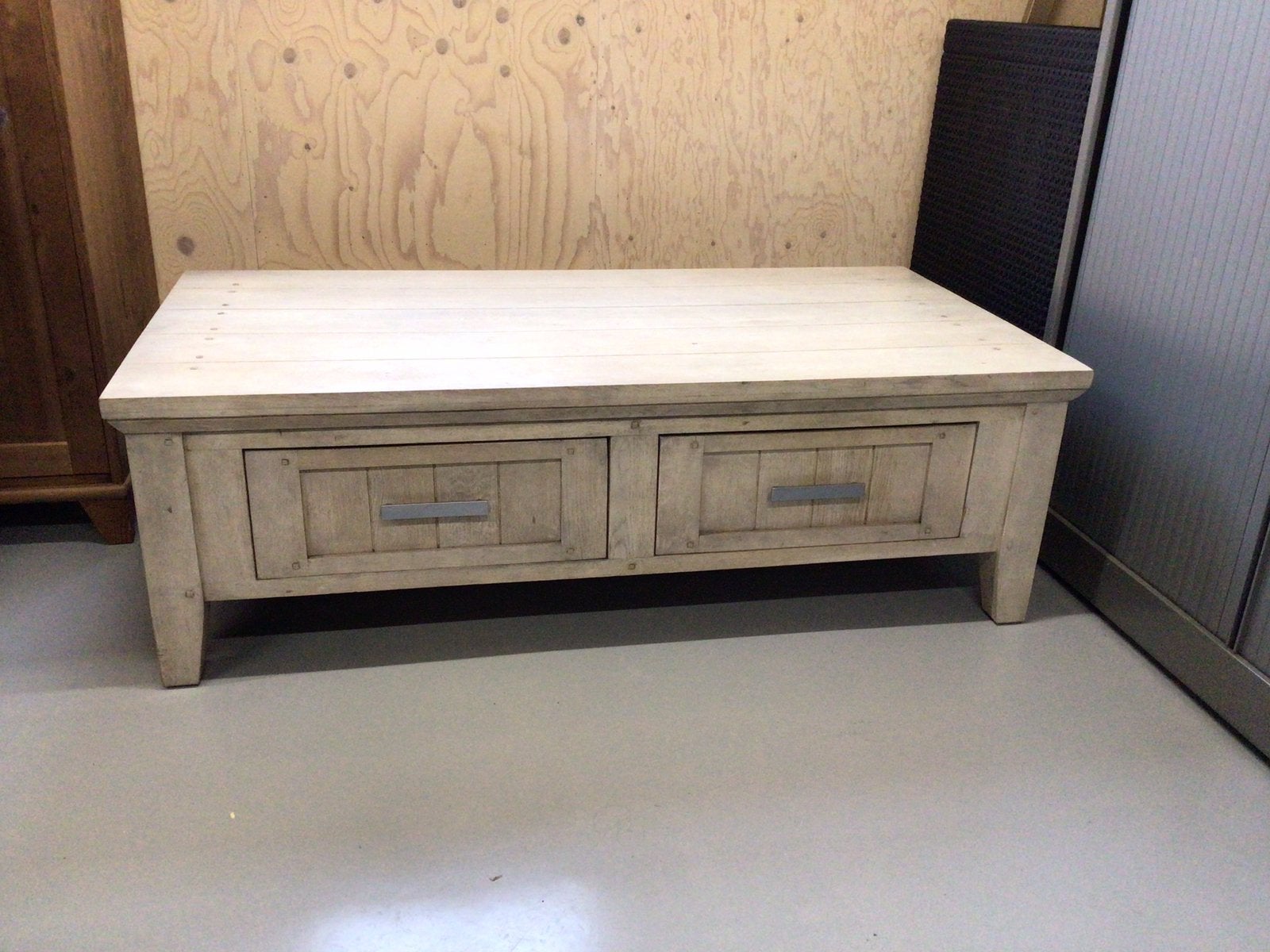 Salontafel met twee lades   Kleur white wash, Huis en Inrichting, Tafels | Salontafels, Ophalen, Gebruikt, Overige houtsoorten