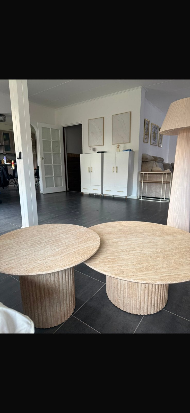 Stijlvolle ronde salontafel van travertin, Huis en Inrichting, Tafels | Salontafels, Ophalen, Rond, 50 tot 100 cm, Zo goed als nieuw