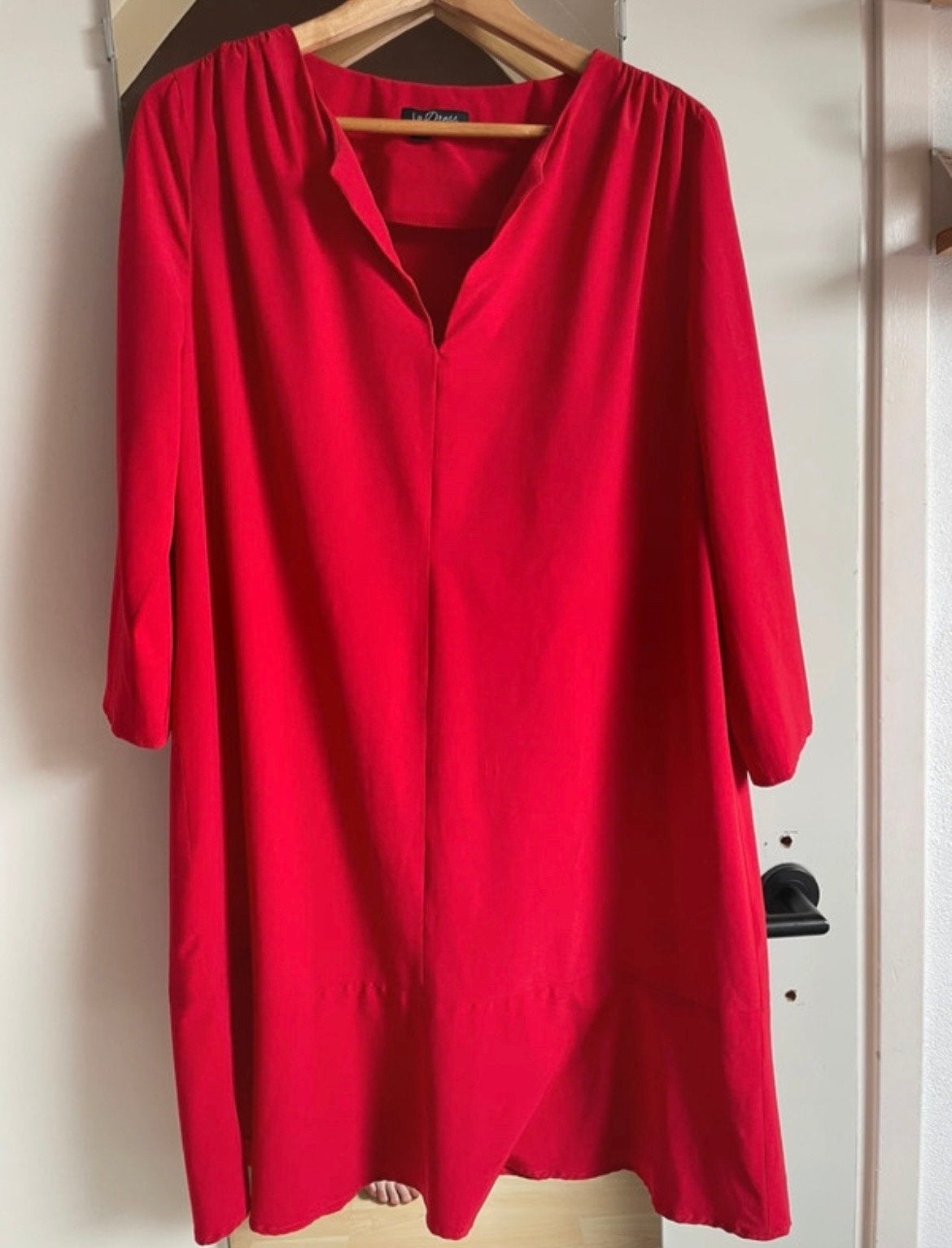 Rode jurk La Dress by Simone maat XL, Kleding | Dames, Jurken, Maat 46/48 (XL) of groter, Ophalen of Verzenden, Knielengte, Gedragen