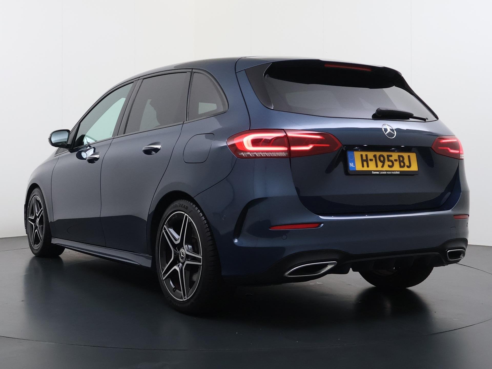 Mercedes-Benz B-klasse 220 Launch Edition Premium | AMG | Ke, Auto's, Gebruikt, Blauw, Leder en Stof, Origineel Nederlands