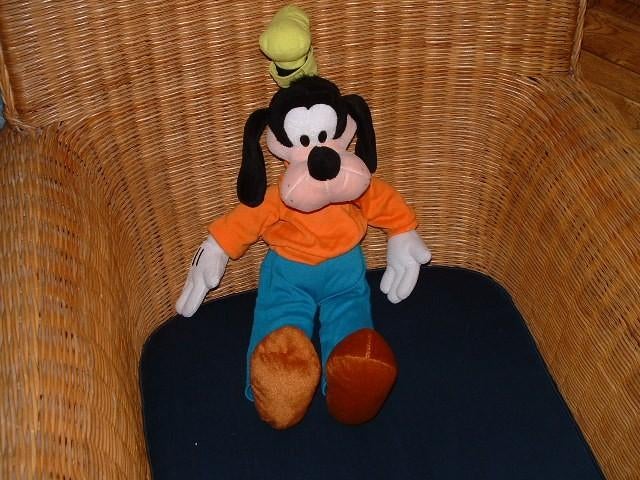 DISNEY HOND GOOFY VAN MICKEY MOUSE VELOURS, Kinderen en Baby's, Speelgoed | Knuffels en Pluche, Ophalen of Verzenden, Nieuw, Overige typen