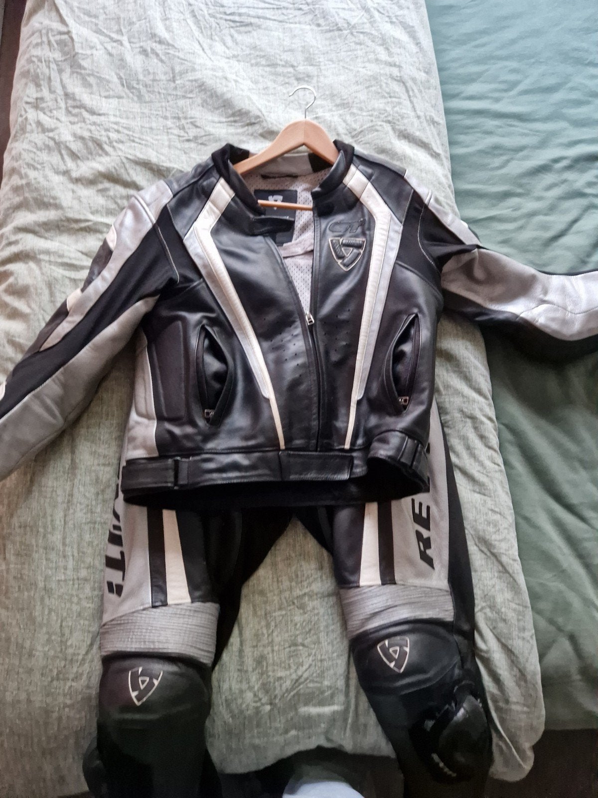 REV'IT! leren combipak (jas en broek) - Maat 52, REV'IT!, Ophalen of Verzenden, Tweedehands, Heren