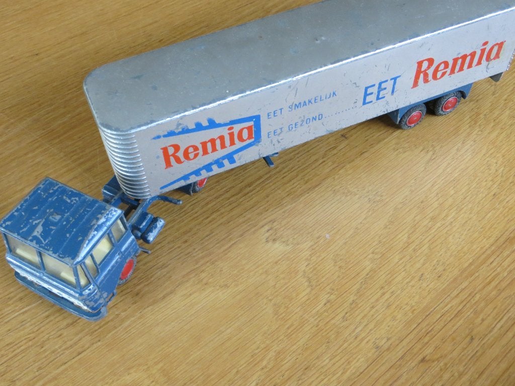 Vrachtwagen DAF met oplegger REMIA, Ophalen of Verzenden, Gebruikt, Bus of Vrachtwagen, Lion Toys