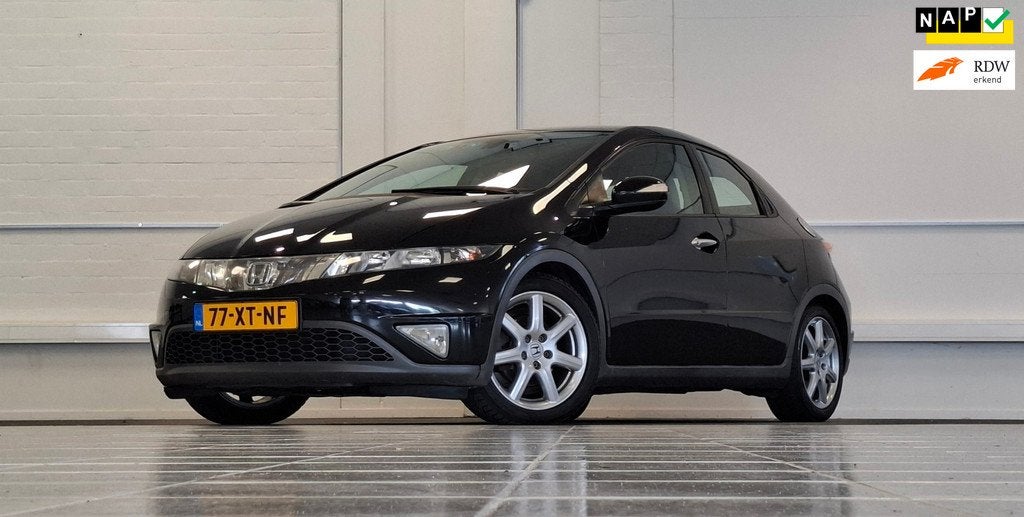 Honda Civic 1.8i 16V Sport Nieuwe APK Garantie 7" Scherm, Auto's, Voorwielaandrijving, 15 km/l, Gebruikt, Zwart