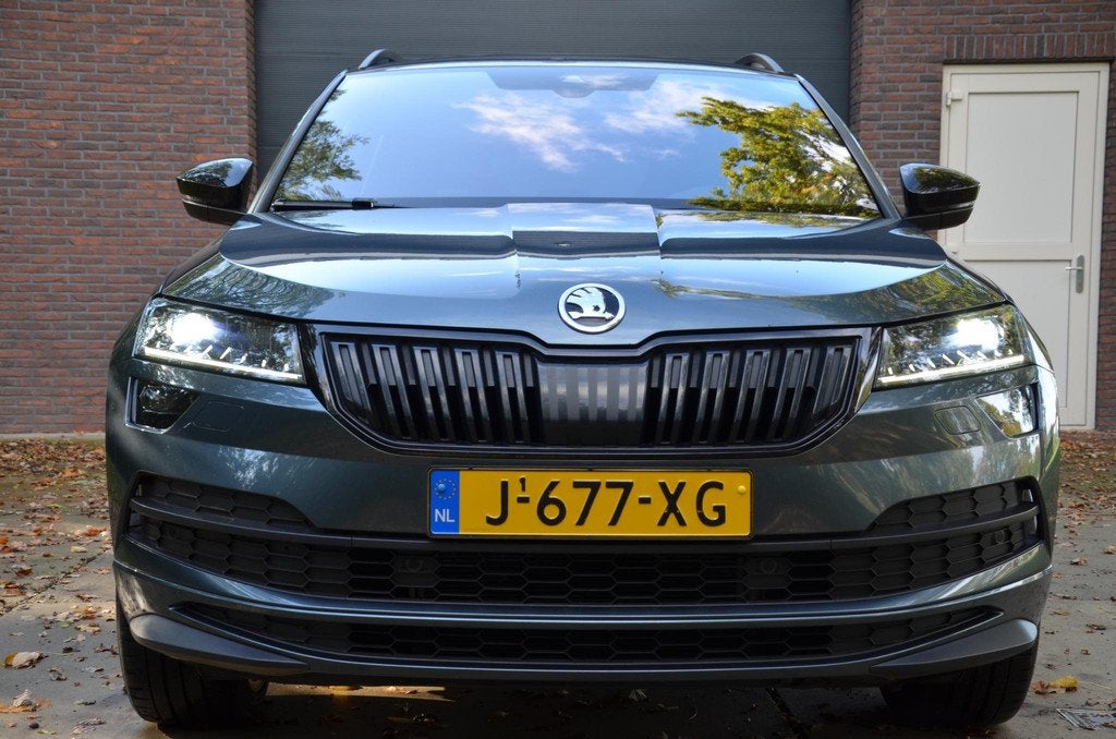 Skoda Karoq 1.5 TSI ACT Sportline Business Automaat/Led/Pdc/, Auto's, Skoda, Stof, 4 cilinders, 150 pk, Bedrijf