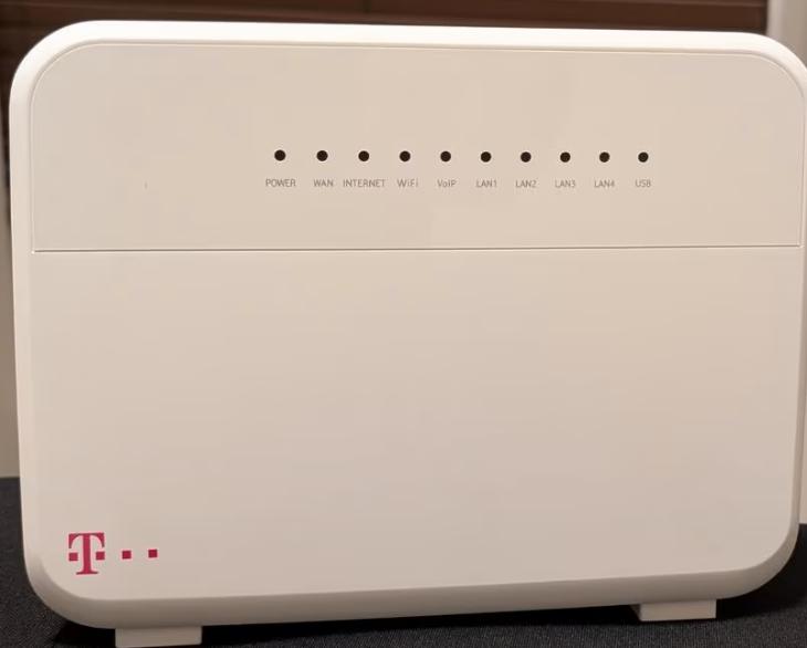 T-Mobile Thuis Router - HG659, zgan, wit, plug & play modem, Computers en Software, Routers en Modems, Ophalen of Verzenden, Zo goed als nieuw