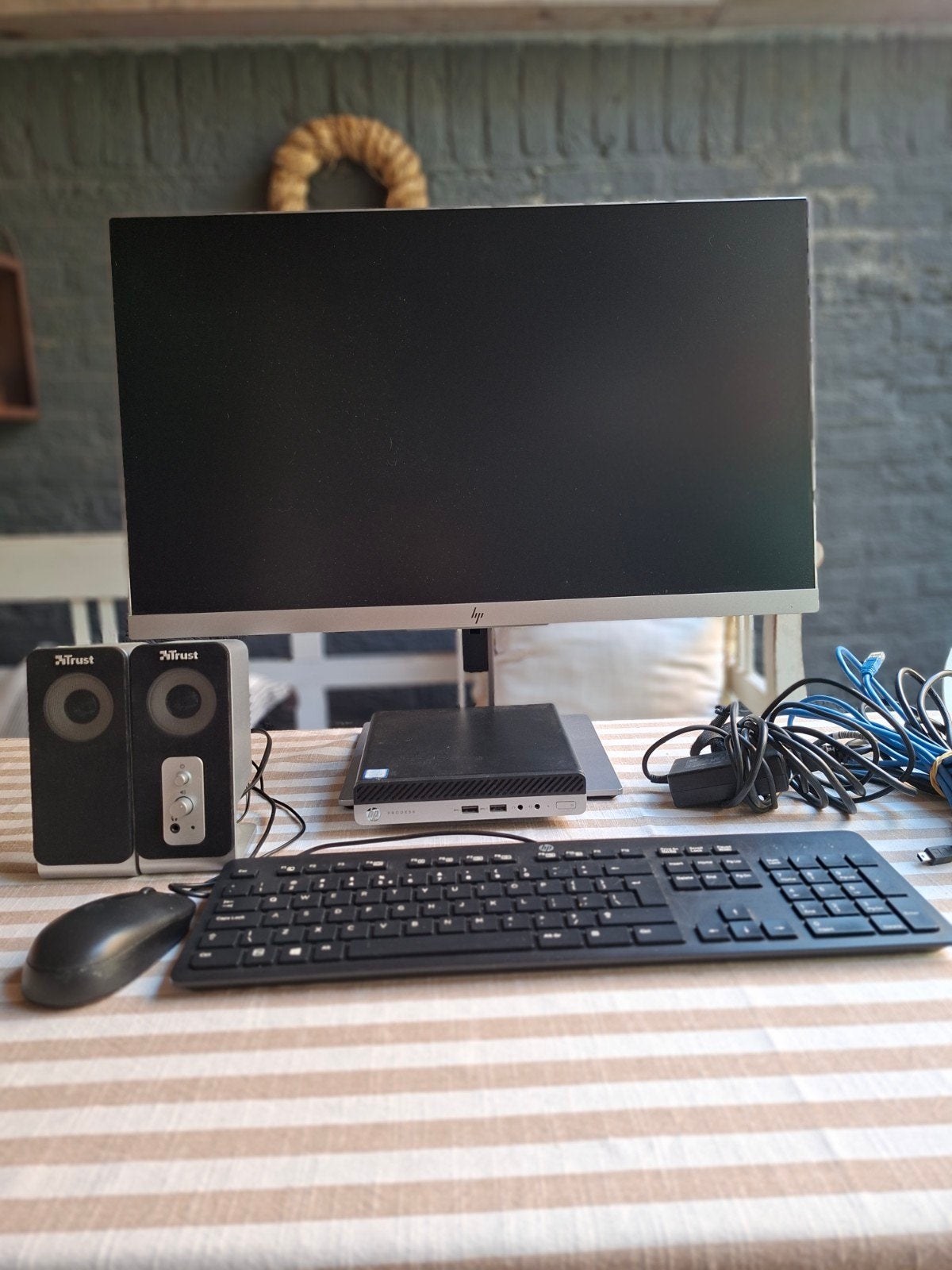 HP ProDesk 400 G5 Desktop met monitor en speakers, Ophalen, Gebruikt, 2 tot 3 Ghz, Met monitor