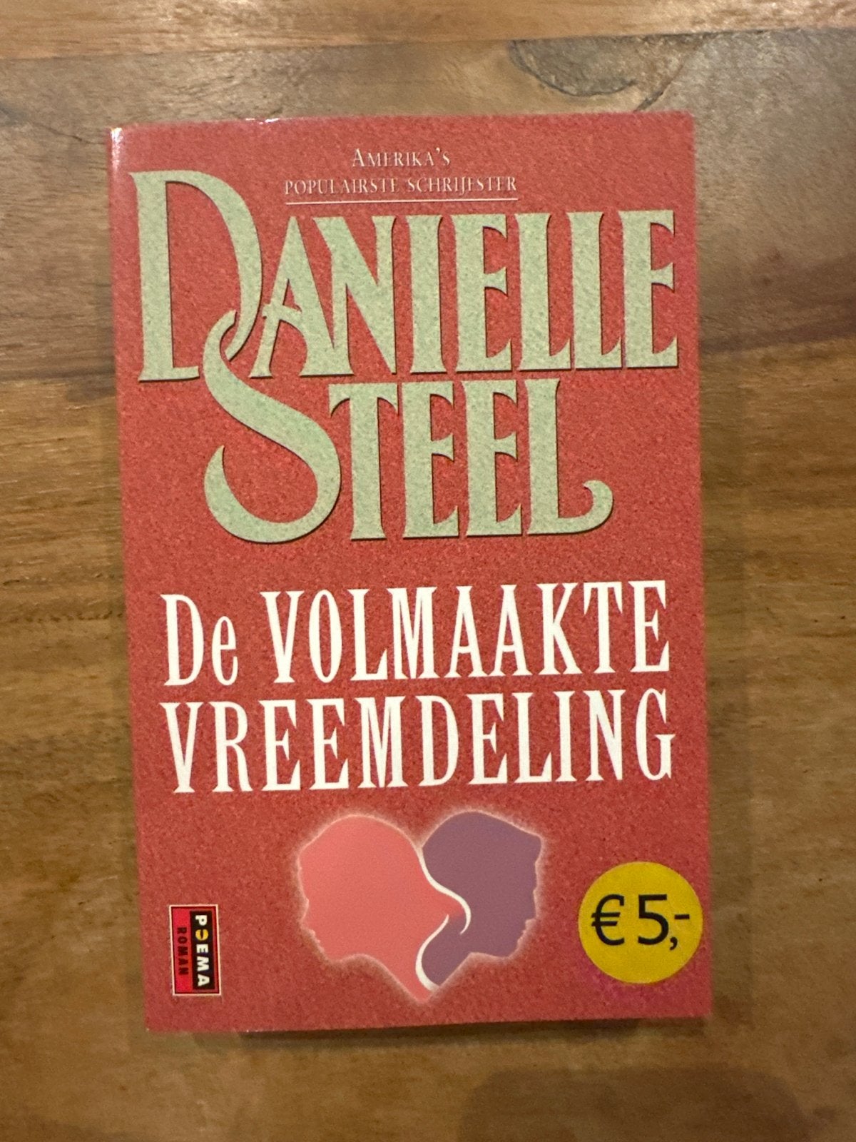 Danielle Steel - De Volmaakte Vreemdeling, Ophalen of Verzenden, Gelezen, Nederland