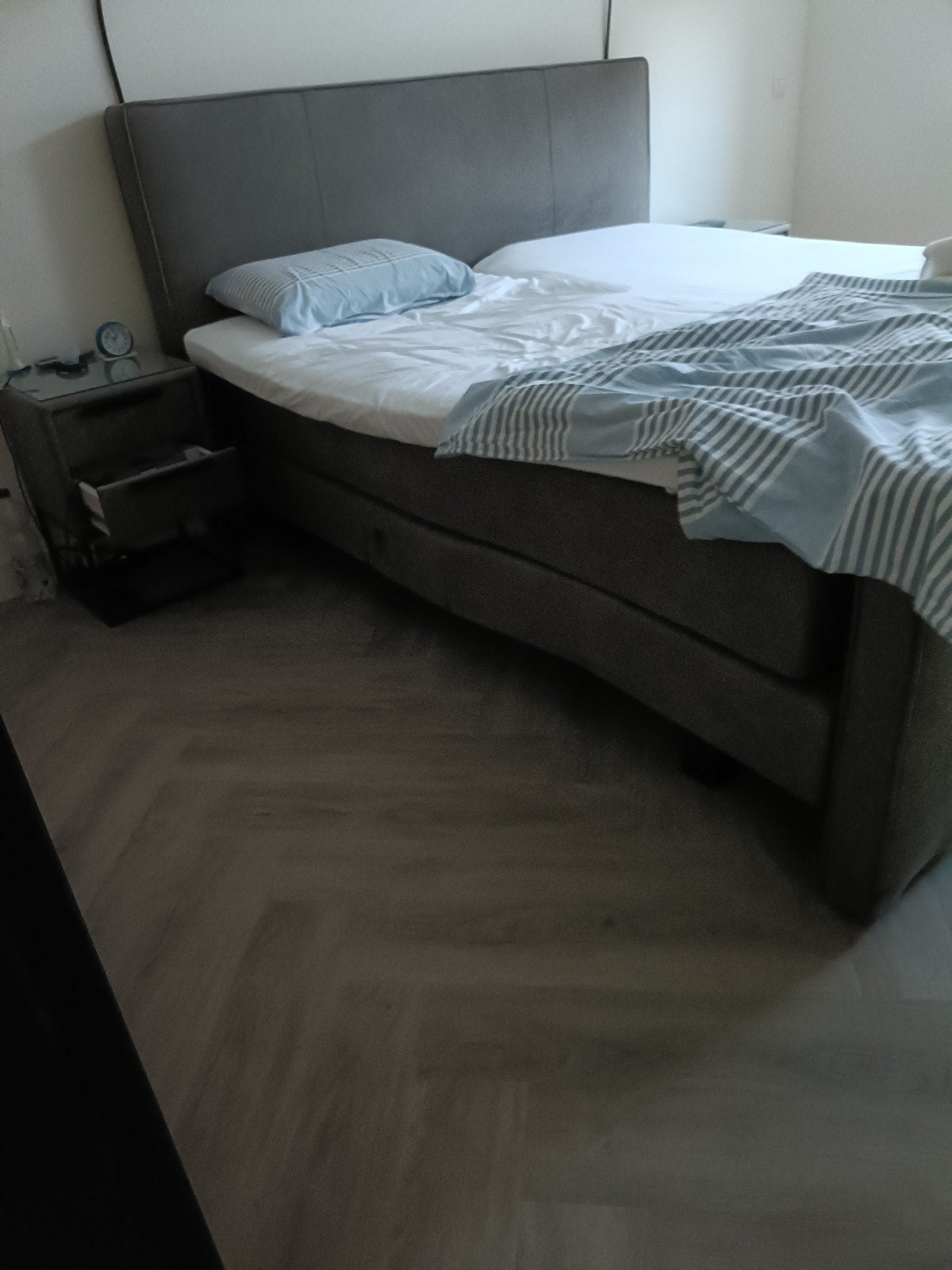 Boxspringbed Caresse electrisch (Goossens), Huis en Inrichting, Slaapkamer | Bedden, Ophalen, Verstelbaar, Tweepersoons, Zo goed als nieuw