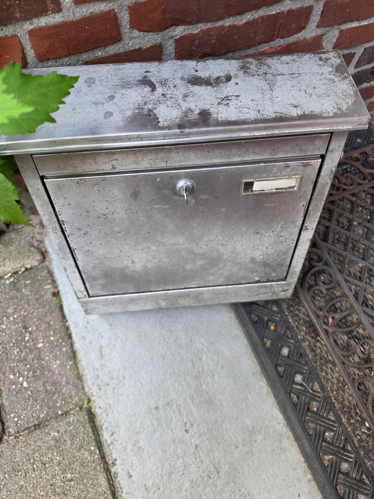 te koop een mooie brievenbus, Ophalen of Verzenden, Gebruikt, Rvs, Wandbrievenbus