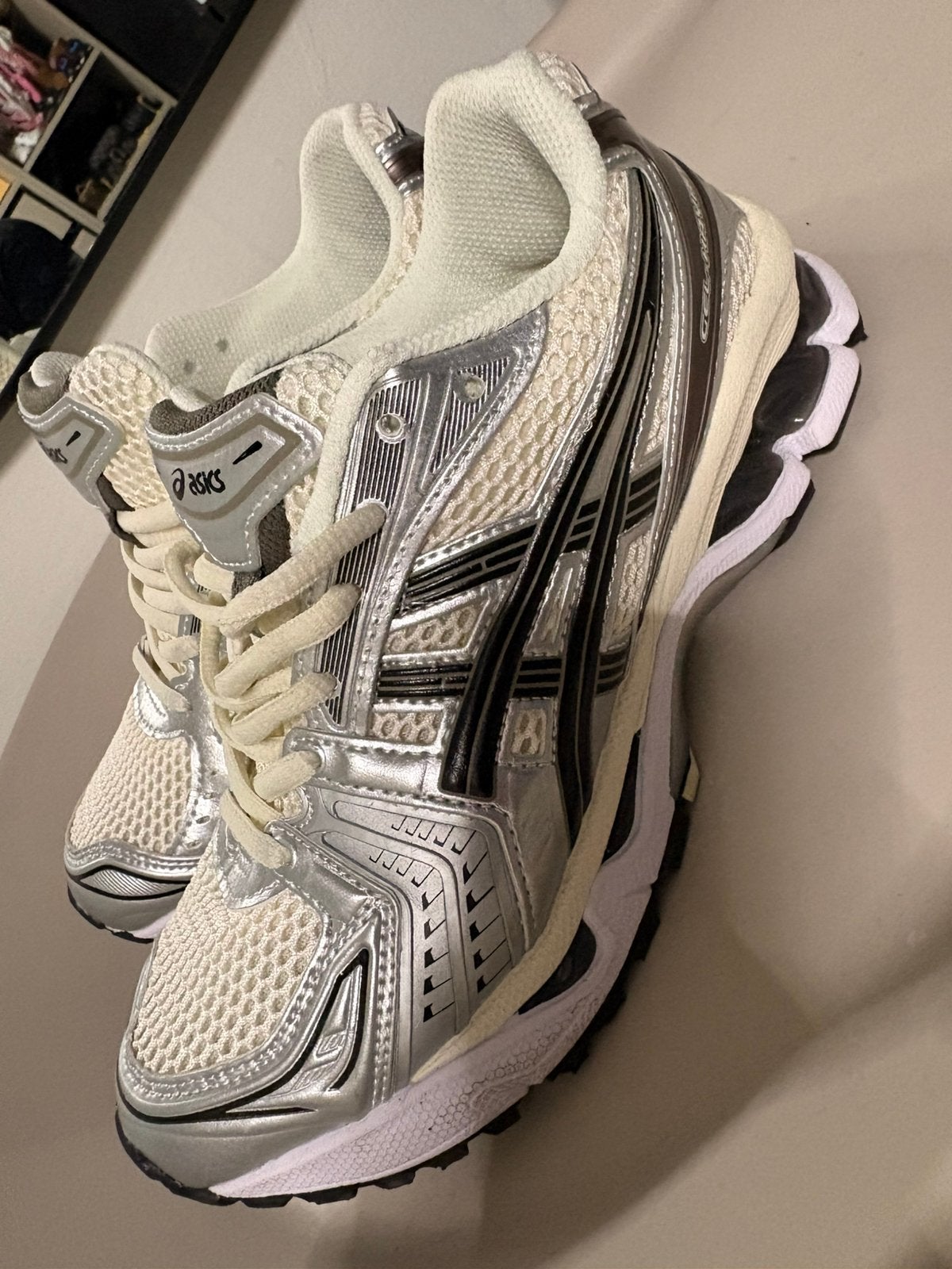 Asics Gel Keyano 14 Metallic plum, Kleding | Dames, Schoenen, Wit, Ophalen of Verzenden, Sneakers of Gympen, Zo goed als nieuw