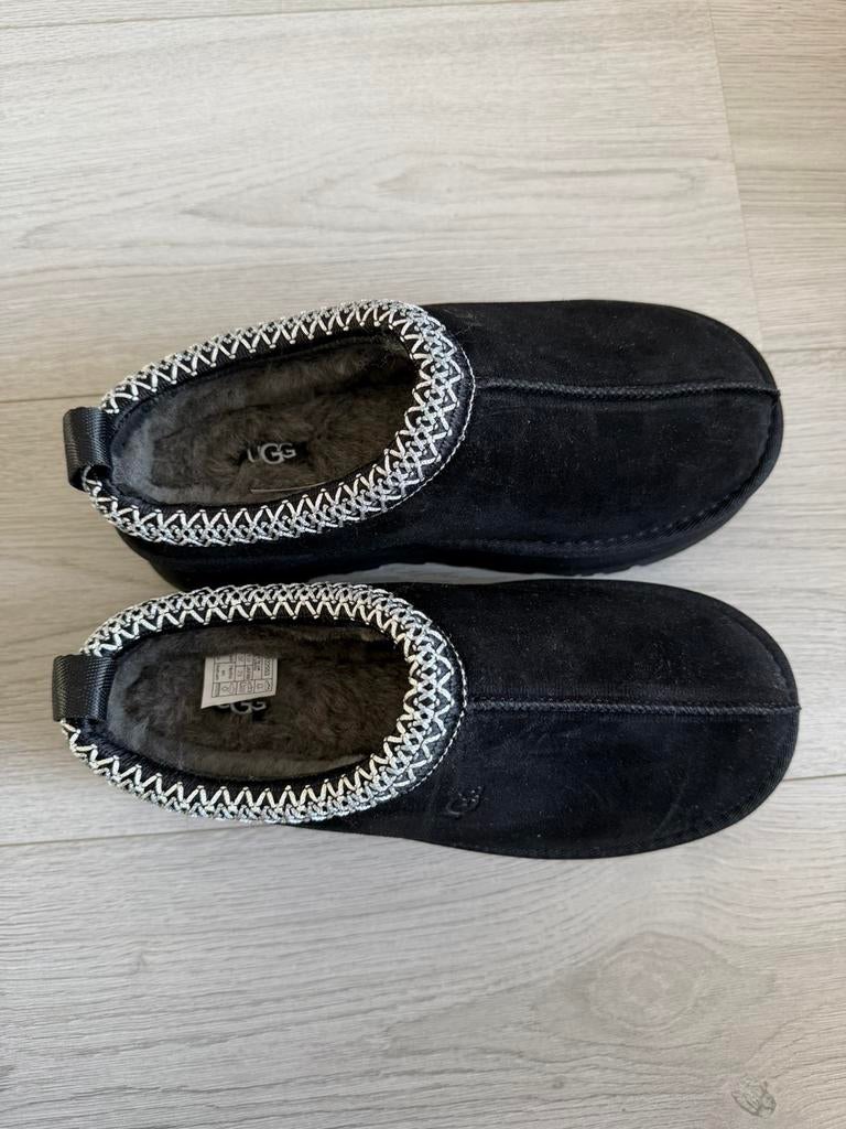 UGG Tazz II maat 37, Kleding | Dames, Schoenen, Ophalen of Verzenden, Zo goed als nieuw, Zwart