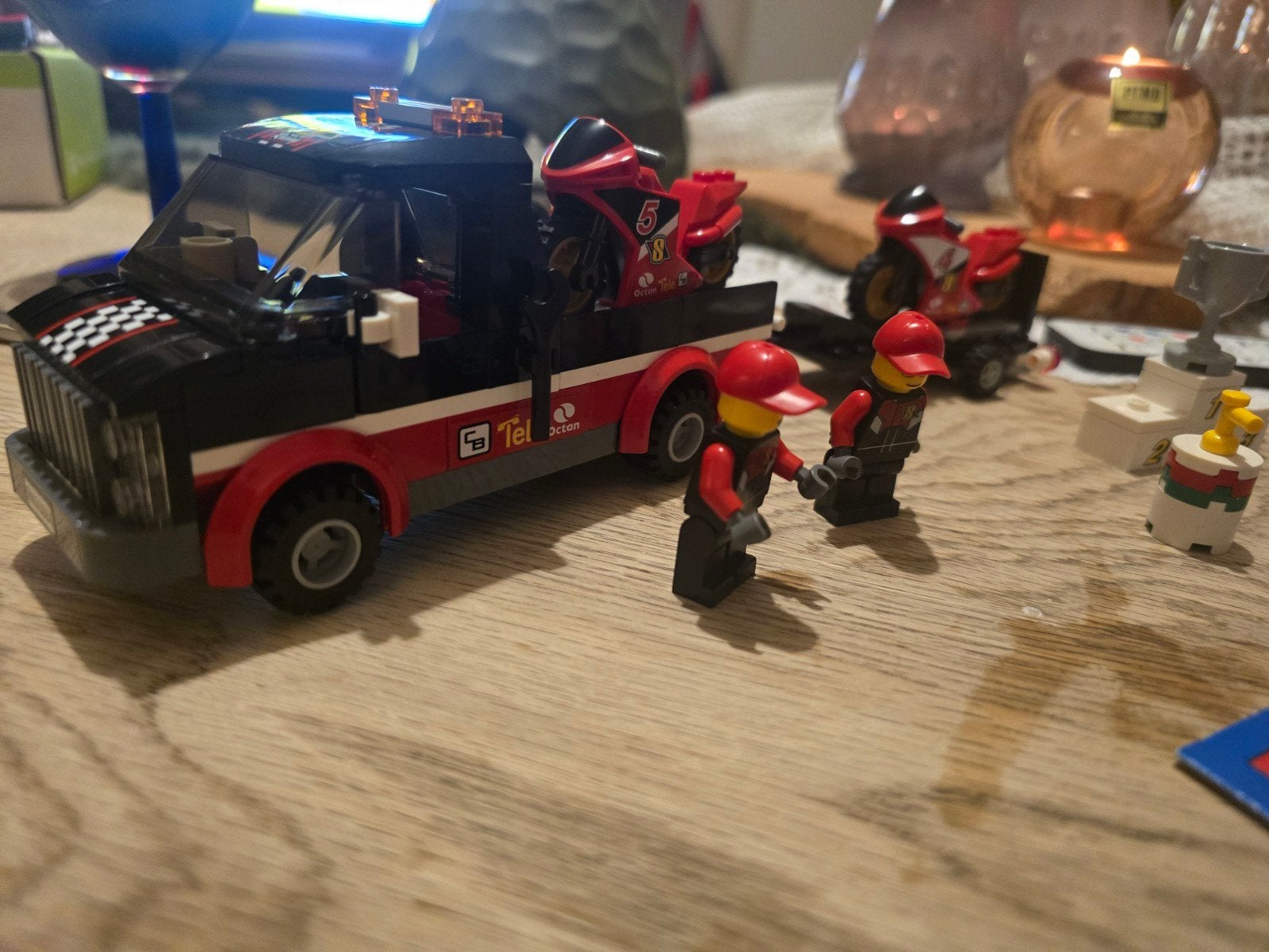 LEGO City 60084 Racewagen Transporter met 2 motoren, Ophalen of Verzenden, Zo goed als nieuw