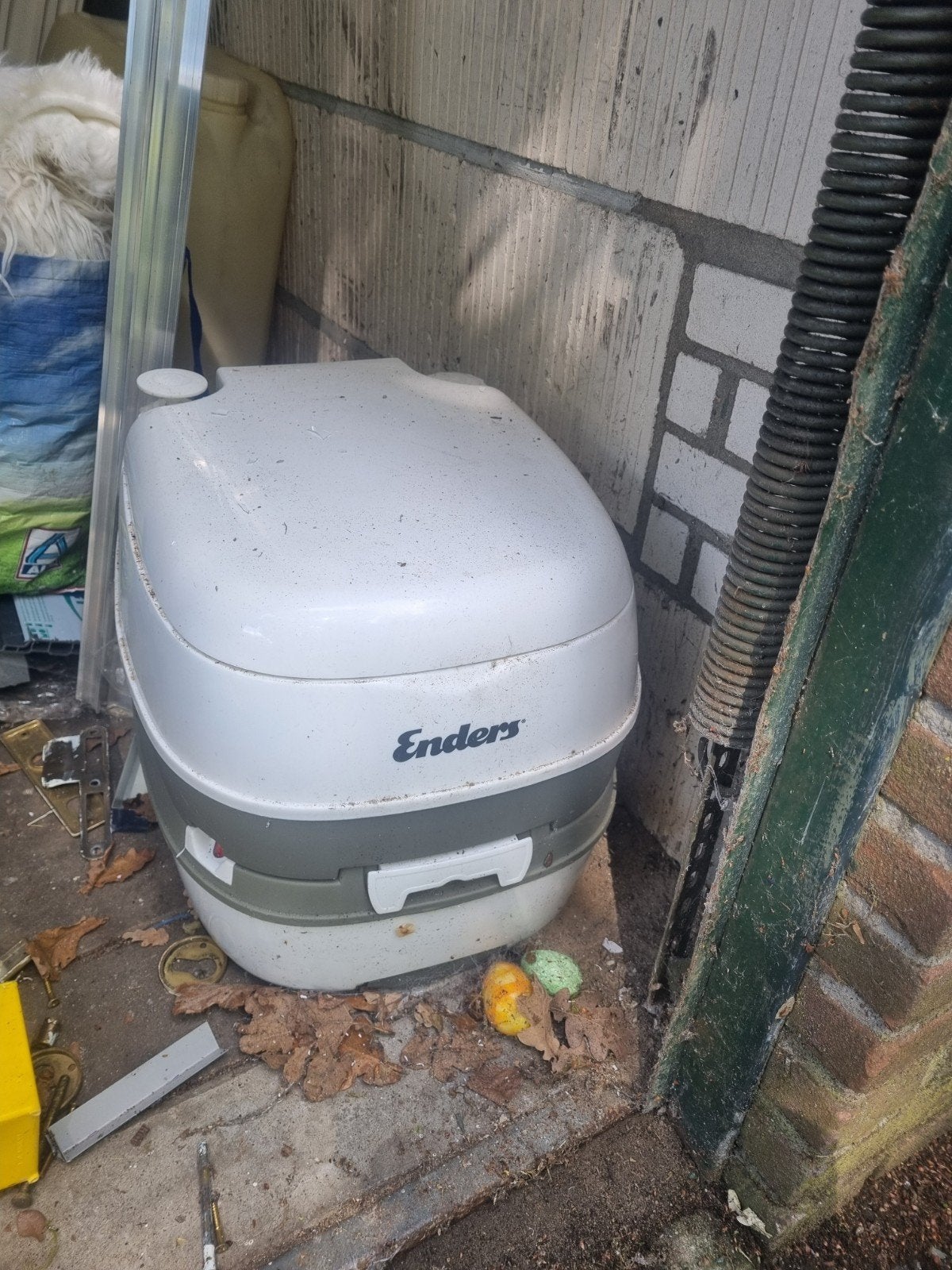 Potti camping wc, Ophalen
