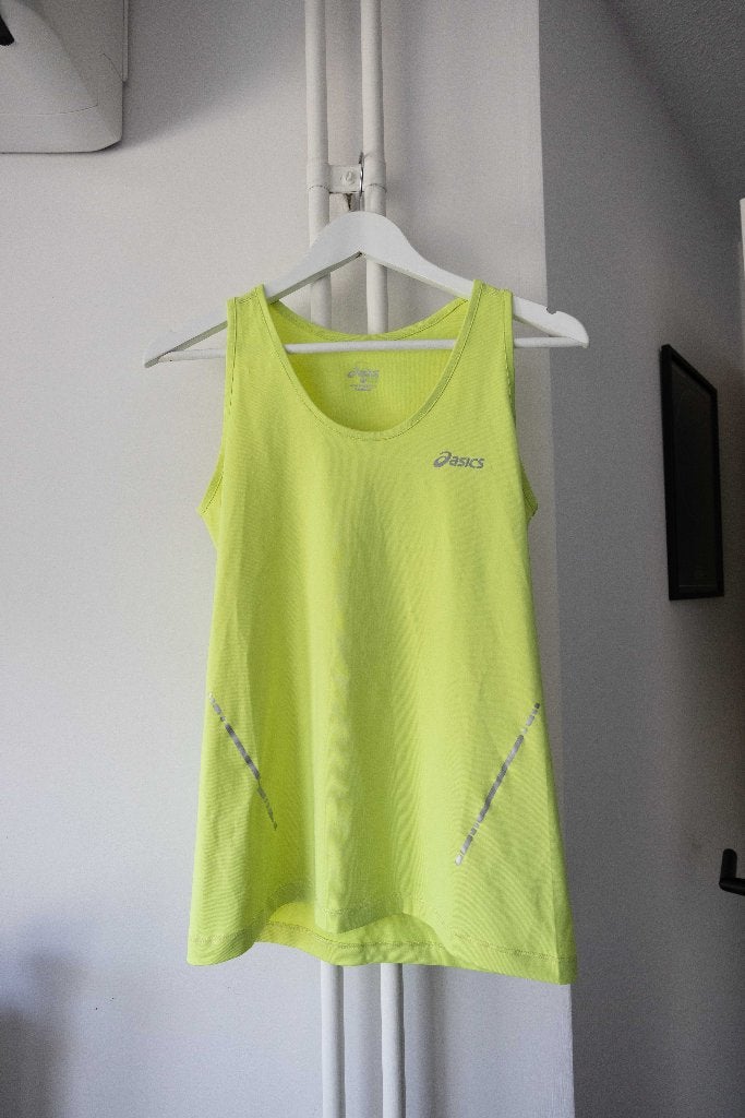 Neon gele sporttop Asics maat M, Maat 38/40 (M), Geel, Overige typen, Ophalen of Verzenden