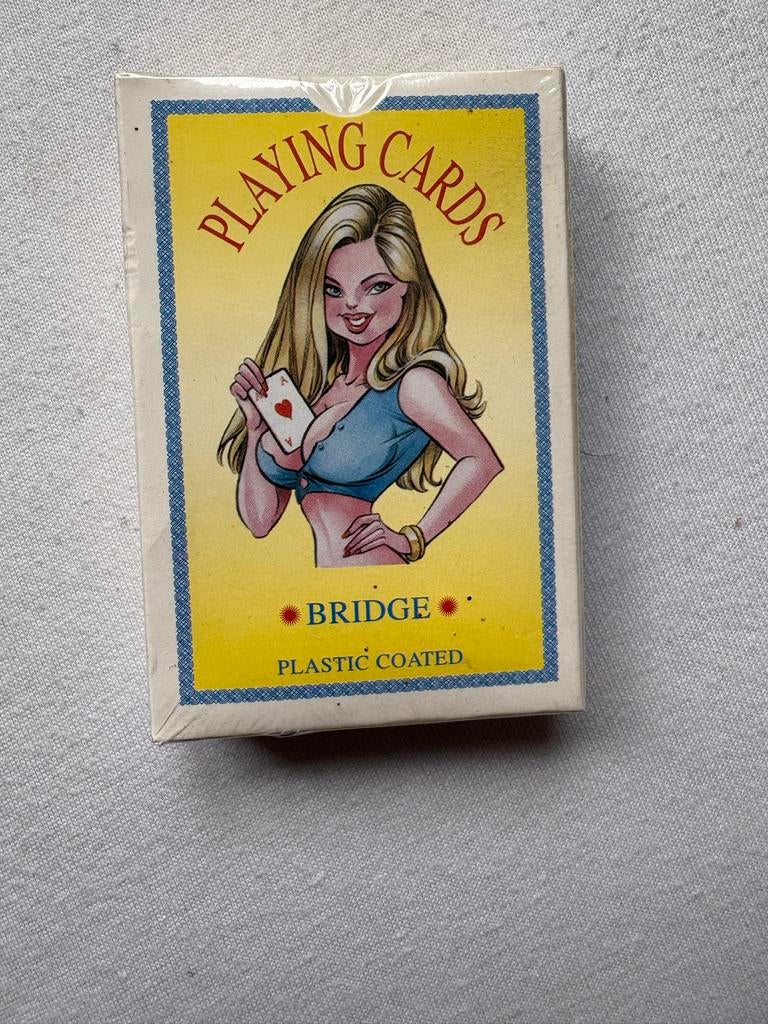 Nieuwe Plastic Coated Bridge Speelkaarten - Pin-up Design, Ophalen, Zo goed als nieuw