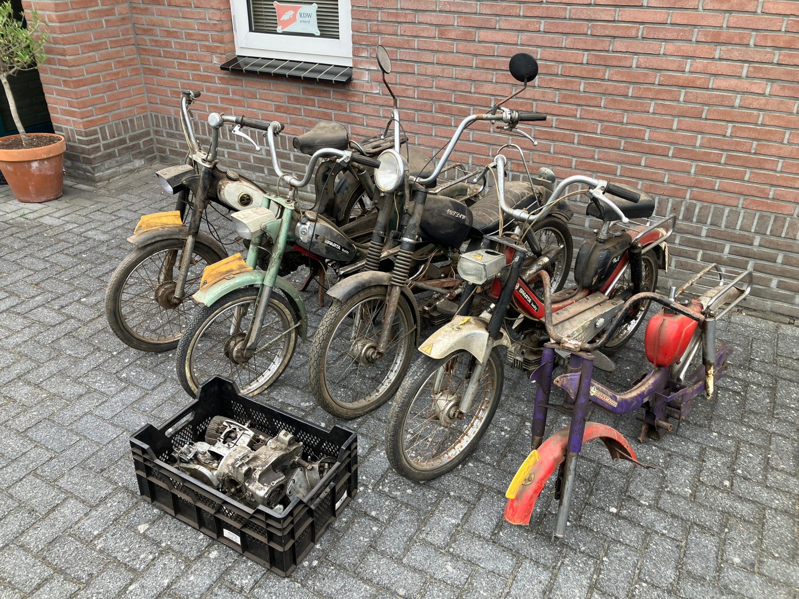 DIVERSE SPARTA BROMFIETSEN ALLES IN EEN KOOP 695 EURO, Fietsen en Brommers, Brommers | Oldtimers, Sparta, Maximaal 45 km/u, 49 cc