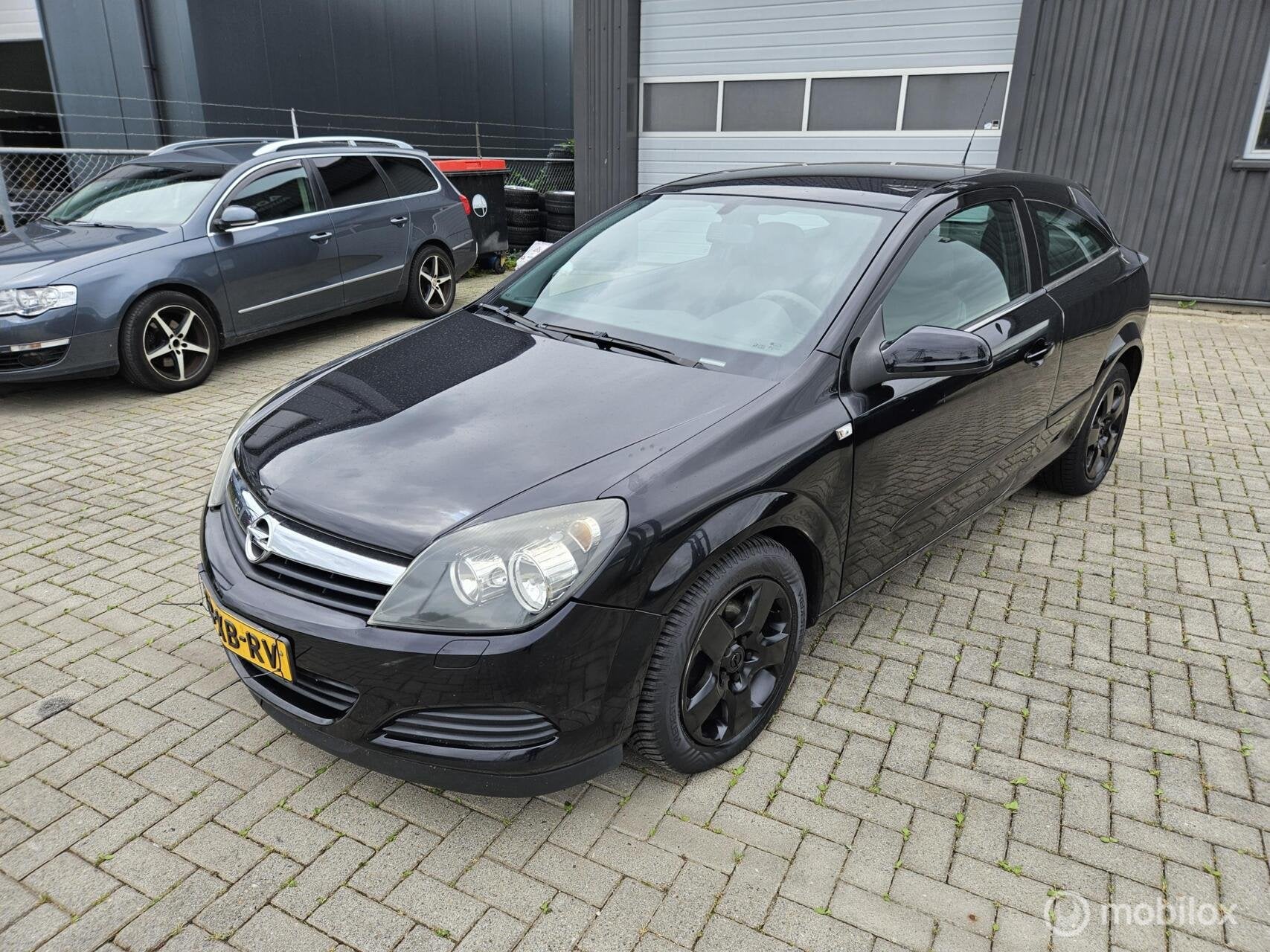 Opel Astra GTC 1.6 Executive AIRCO/CRUISE NIEUWE APK VASTEPR, Voorwielaandrijving, 15 km/l, 4 cilinders, 620 kg
